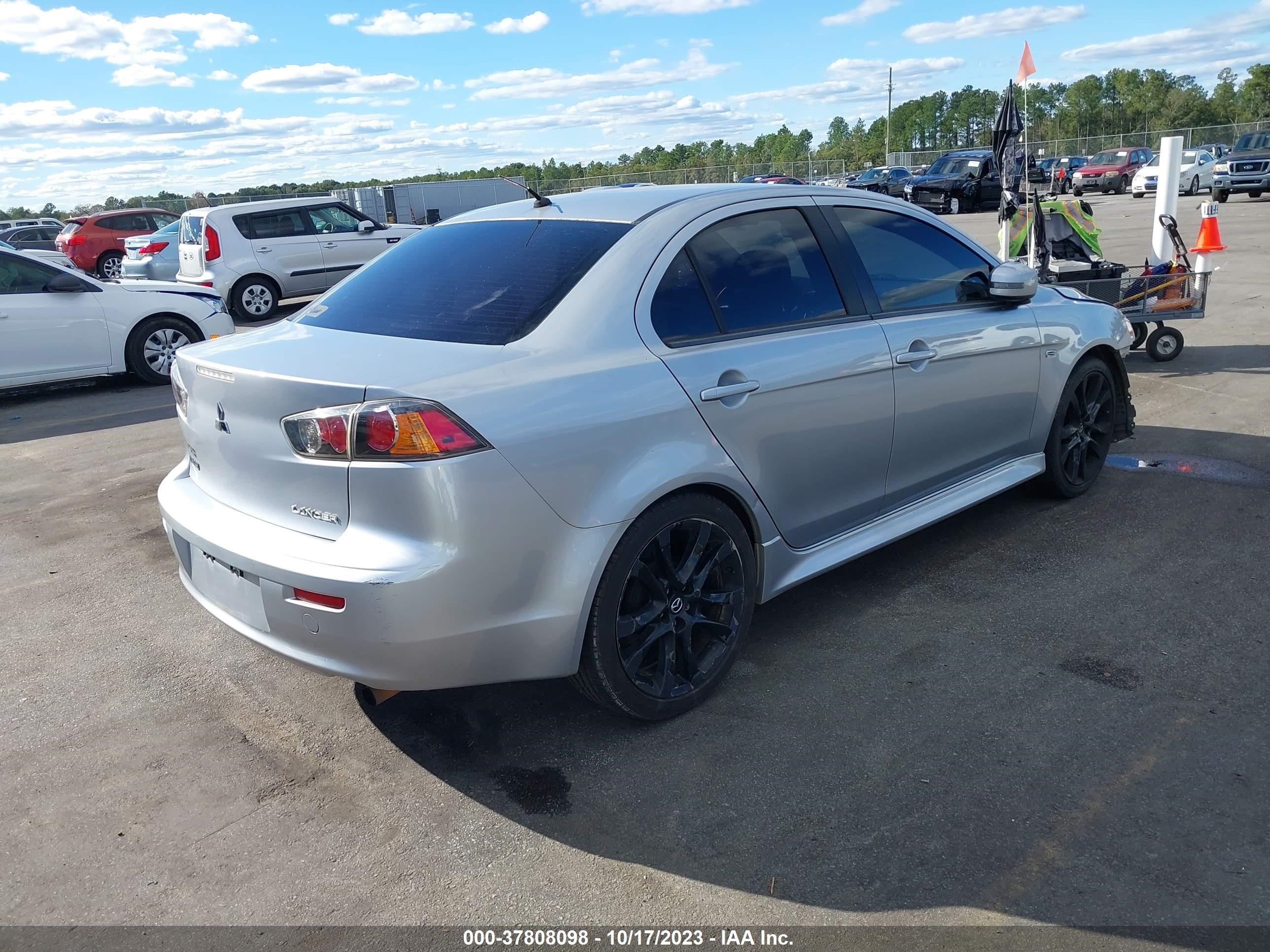 Photo 3 VIN: JA32U2FU5FU005018 - MITSUBISHI LANCER 