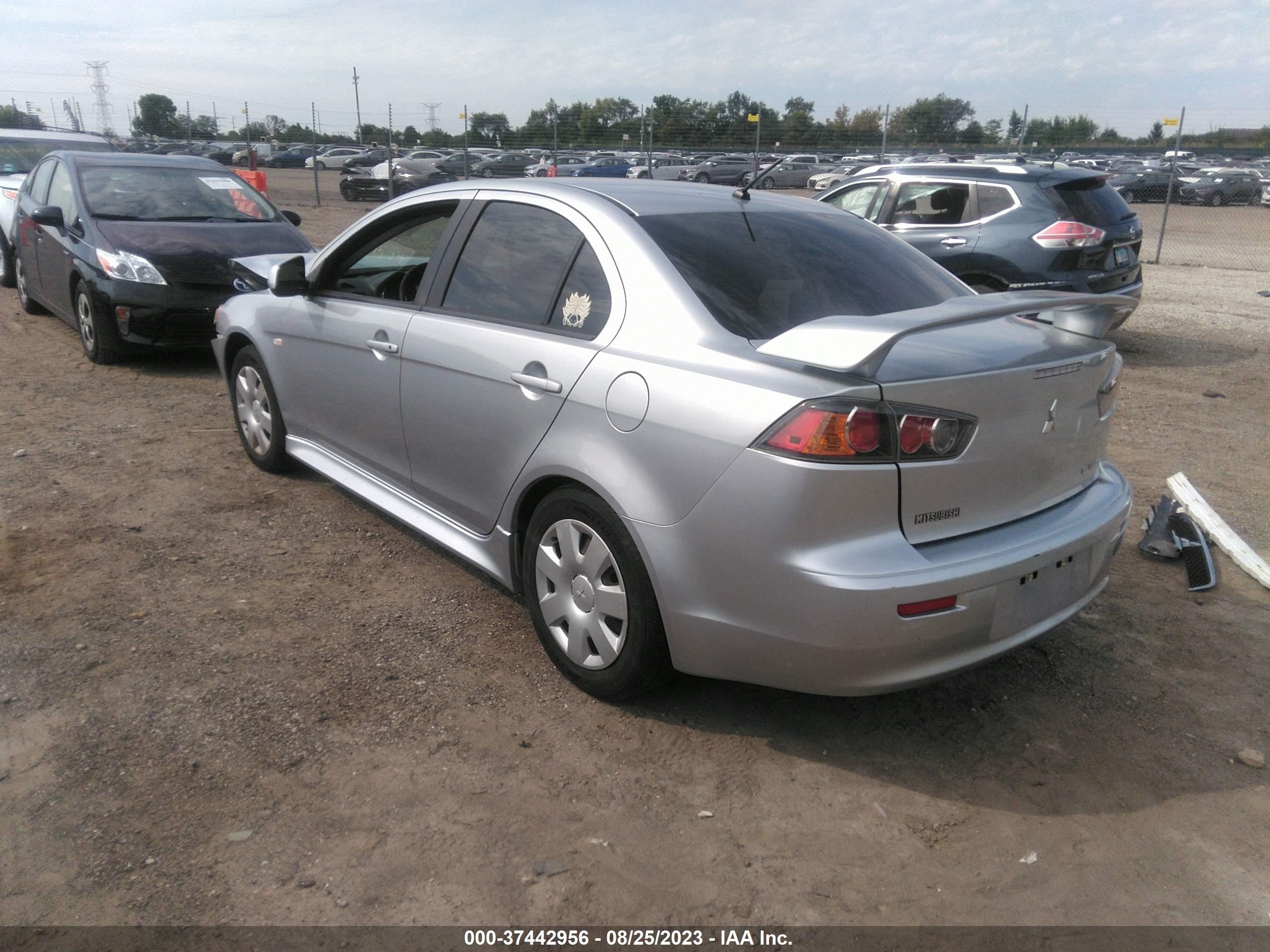 Photo 2 VIN: JA32U2FU8BU039187 - MITSUBISHI LANCER 