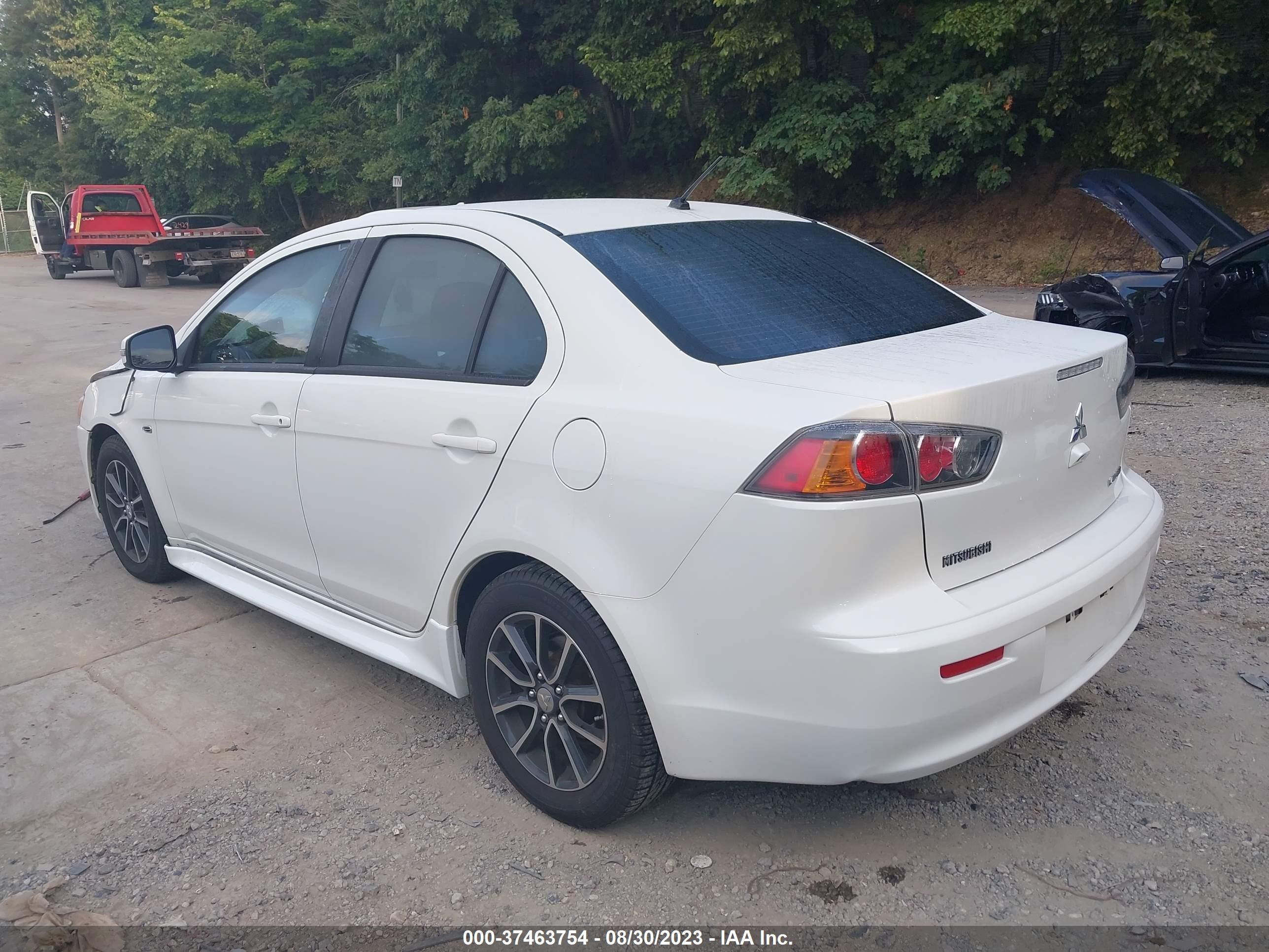 Photo 2 VIN: JA32U2FU8HU005114 - MITSUBISHI LANCER 