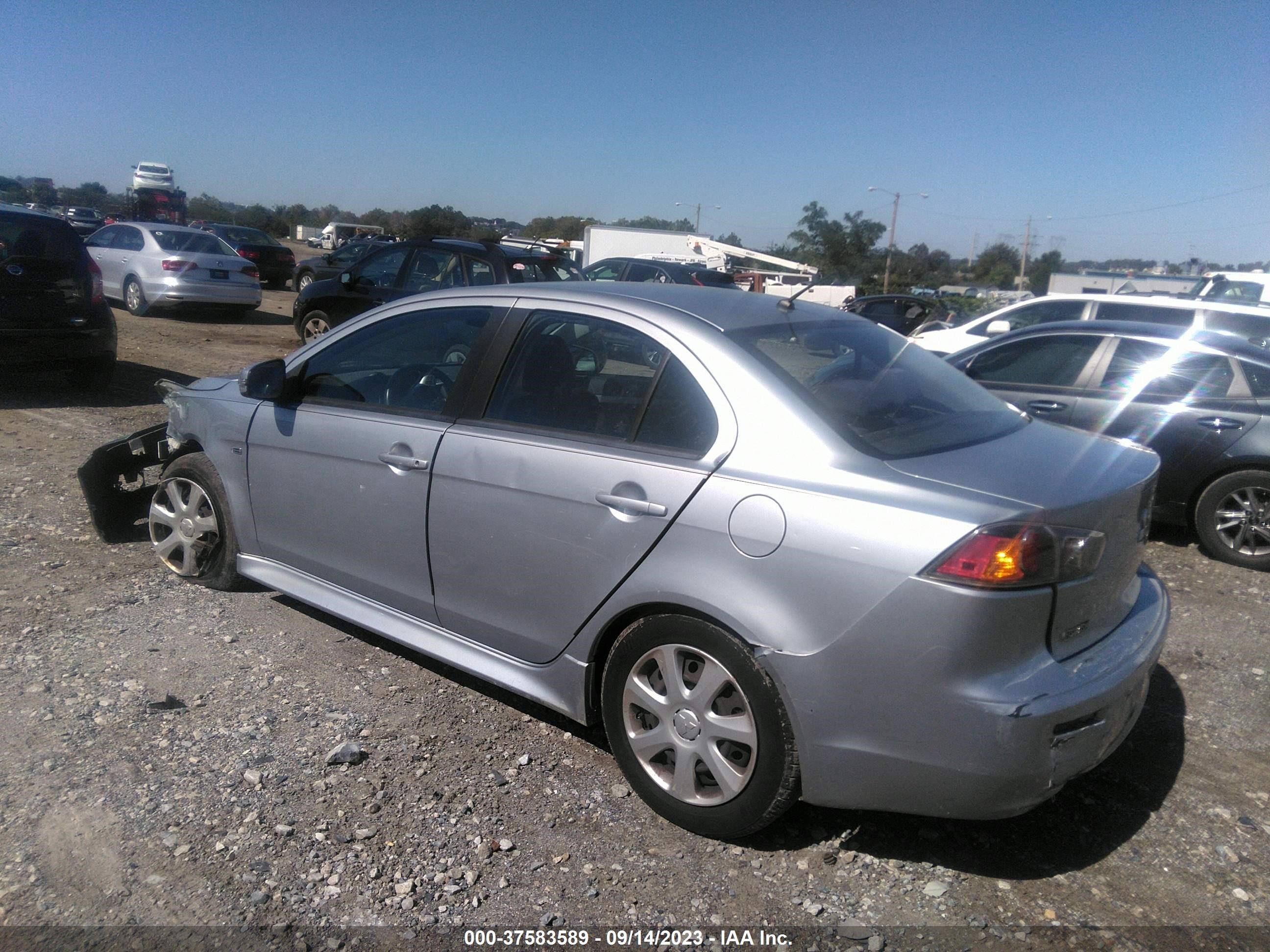 Photo 2 VIN: JA32U2FU9FU018015 - MITSUBISHI LANCER 