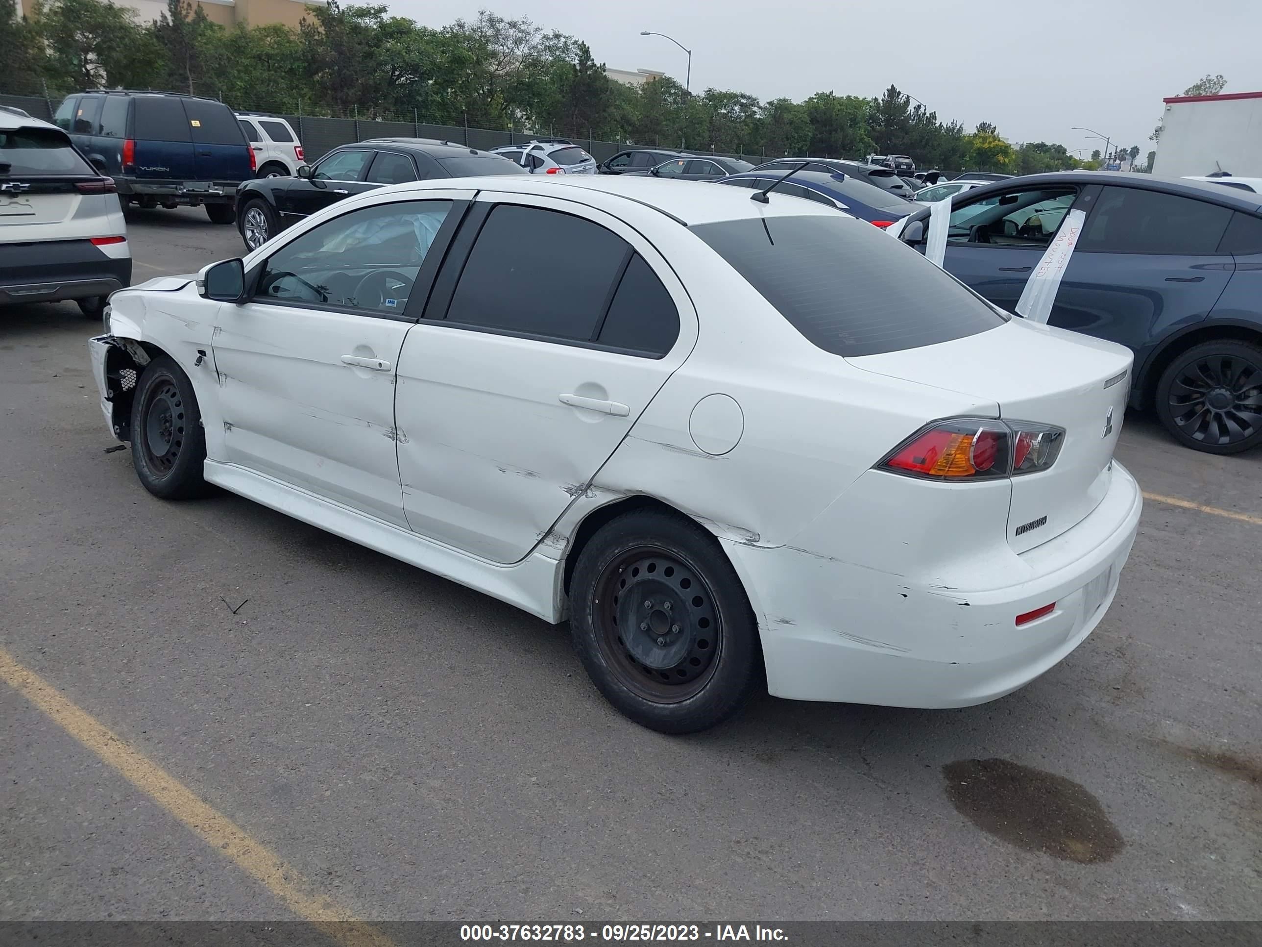 Photo 2 VIN: JA32U2FUXFU001482 - MITSUBISHI LANCER 