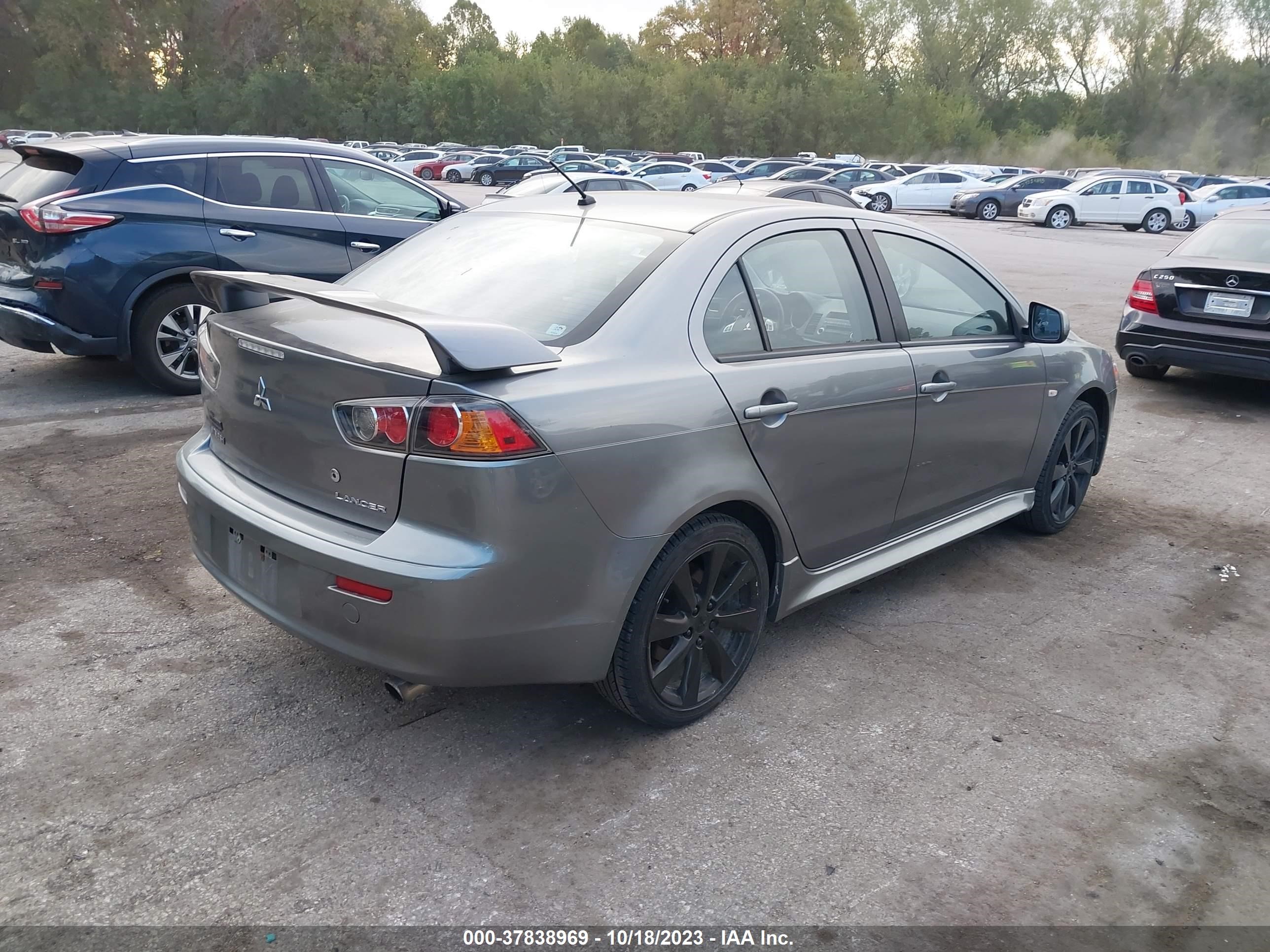 Photo 3 VIN: JA32U8FW0CU009896 - MITSUBISHI LANCER 