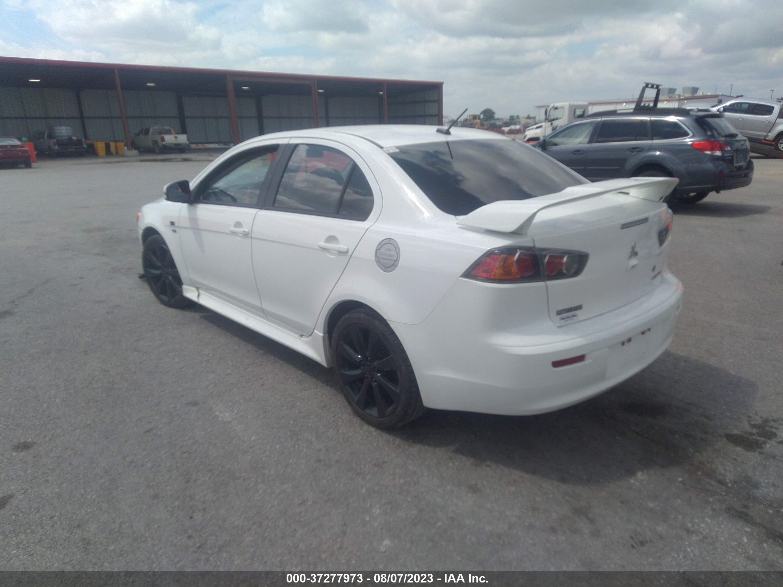 Photo 2 VIN: JA32U8FW2FU016904 - MITSUBISHI LANCER 