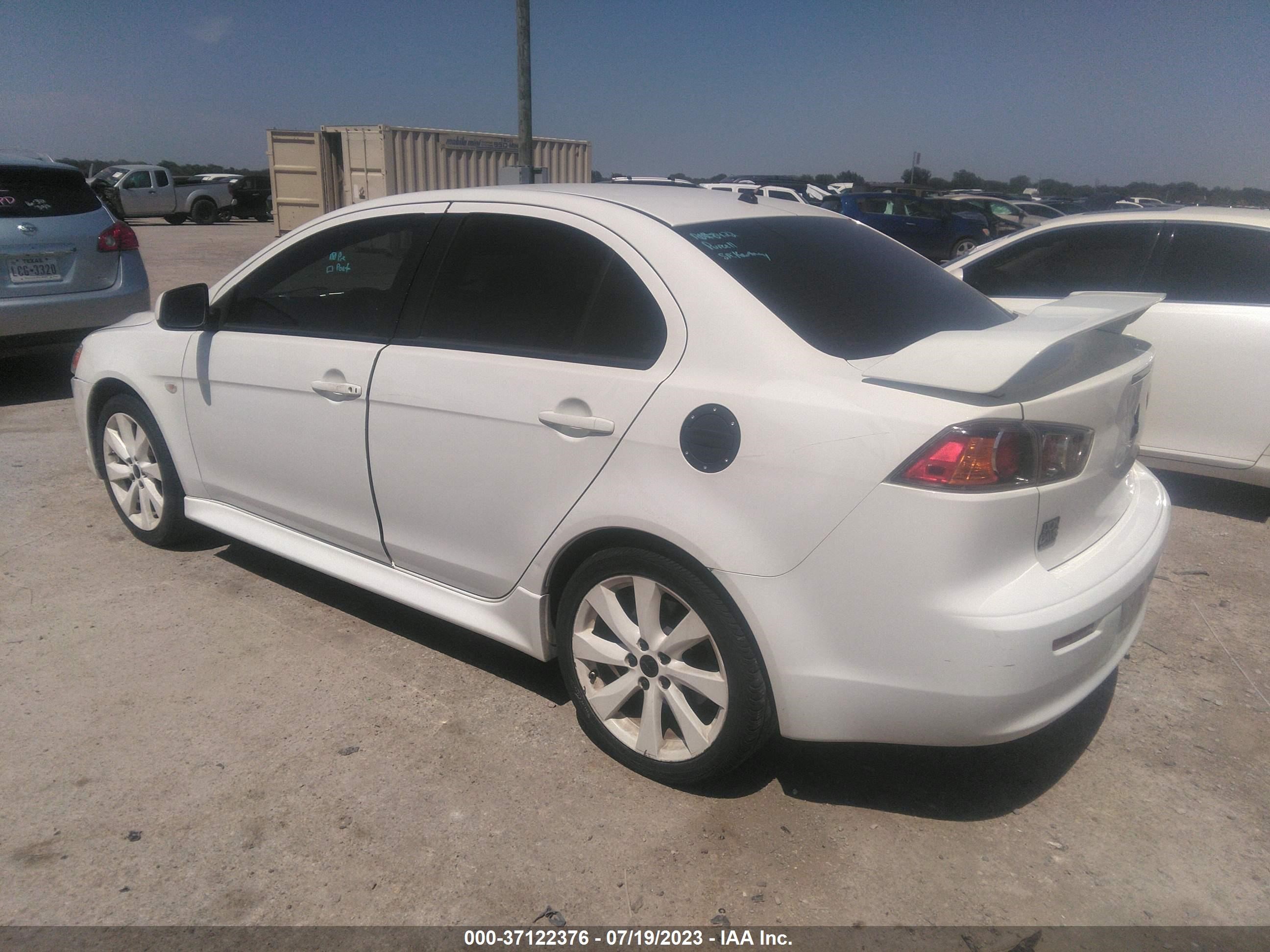 Photo 2 VIN: JA32U8FW5DU022046 - MITSUBISHI LANCER 