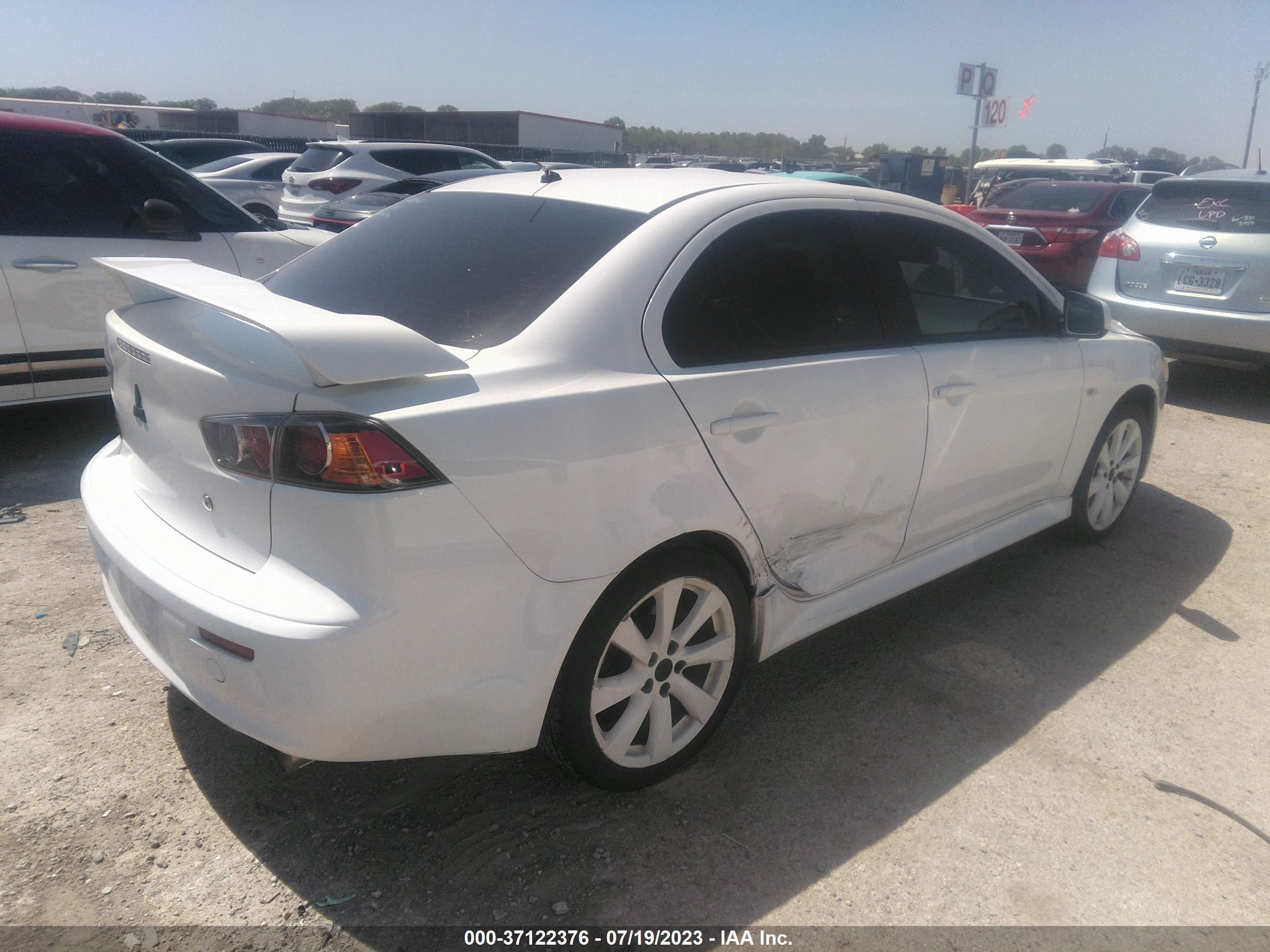 Photo 3 VIN: JA32U8FW5DU022046 - MITSUBISHI LANCER 