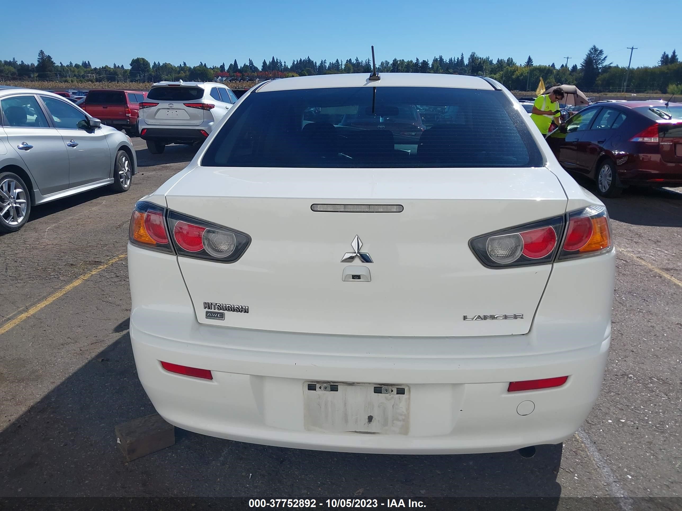 Photo 15 VIN: JA32V2FW3EU022610 - MITSUBISHI LANCER 