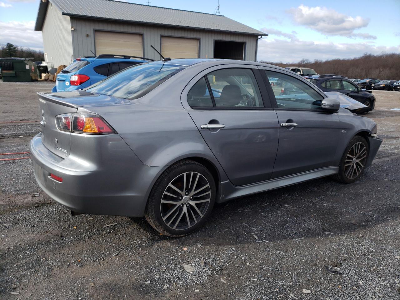 Photo 2 VIN: JA32V2FW6HU002789 - MITSUBISHI LANCER 