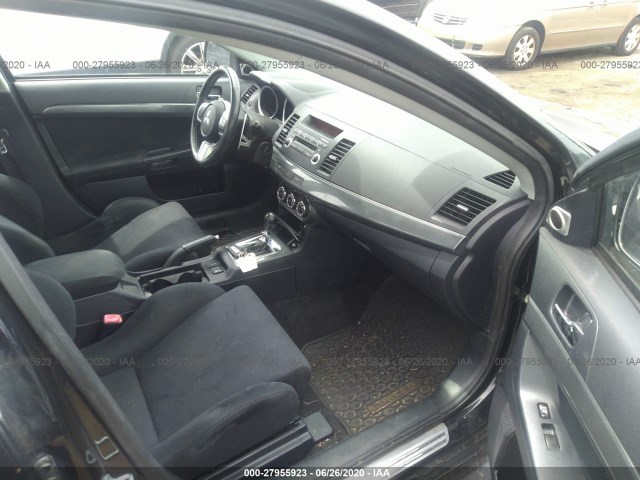 Photo 4 VIN: JA32V6FV2AU027130 - MITSUBISHI LANCER 