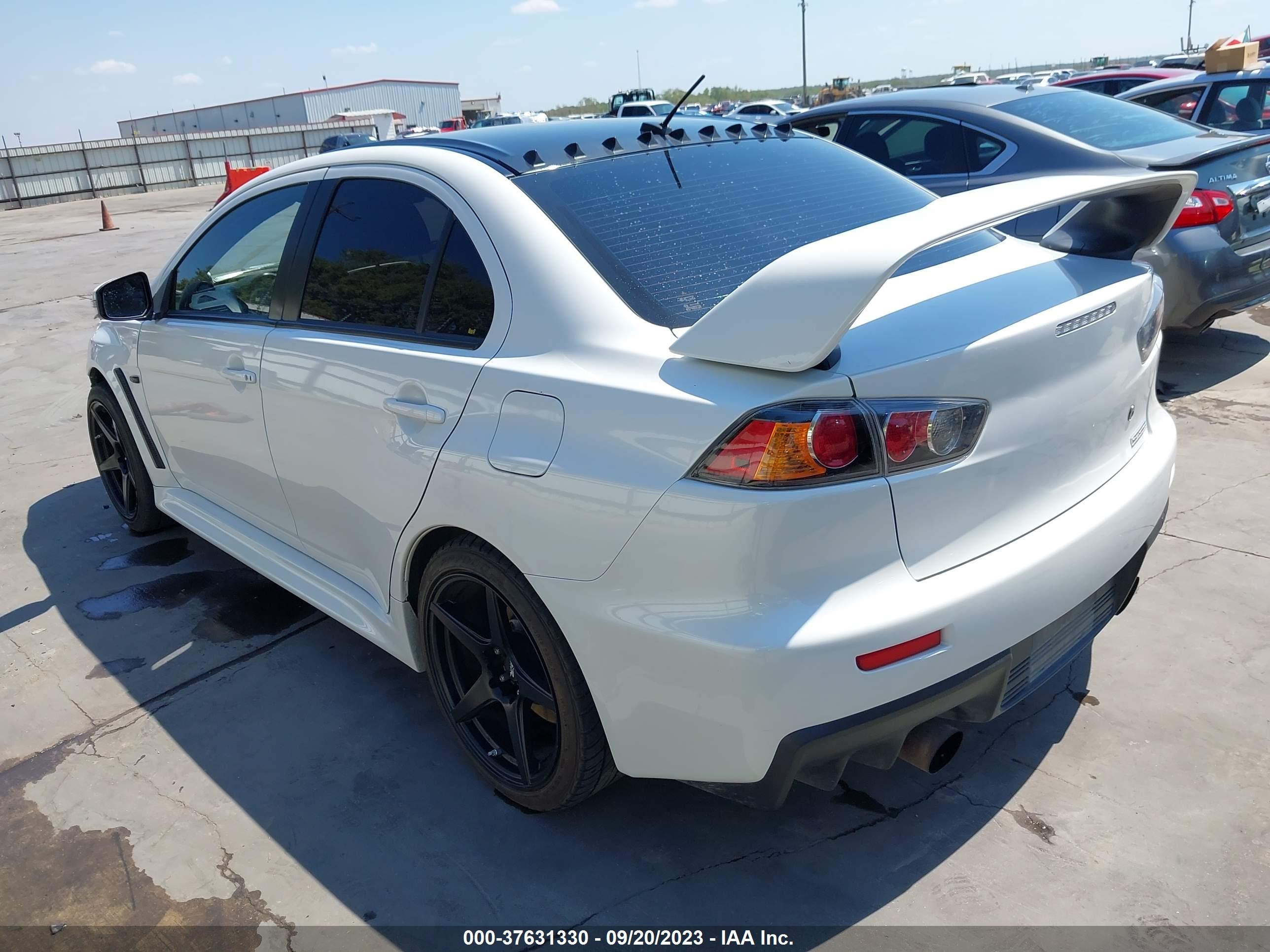 Photo 2 VIN: JA32W7FV3FU028622 - MITSUBISHI LANCER EVOLUTION 