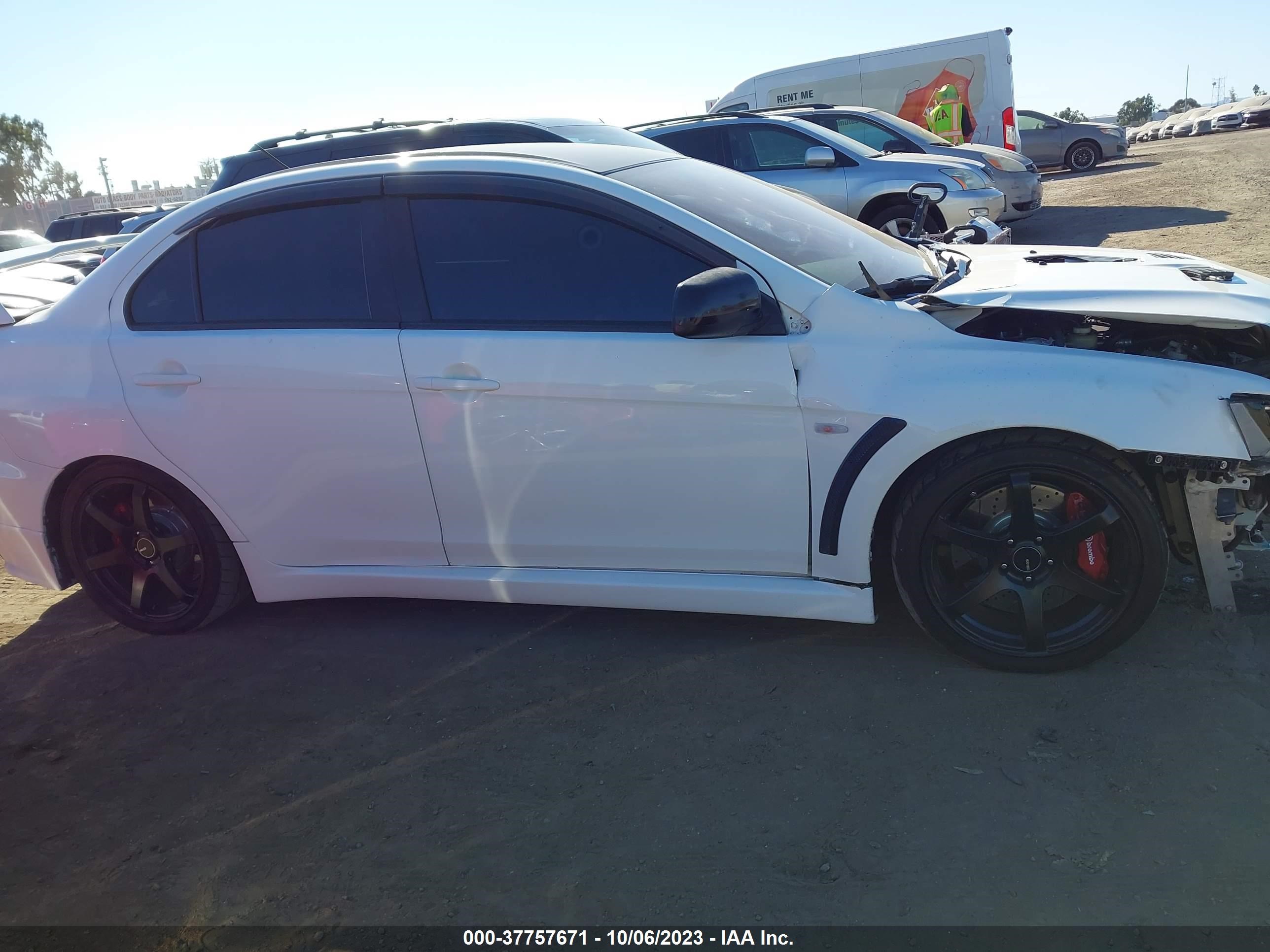 Photo 13 VIN: JA32W8FV5EU024589 - MITSUBISHI LANCER EVOLUTION 