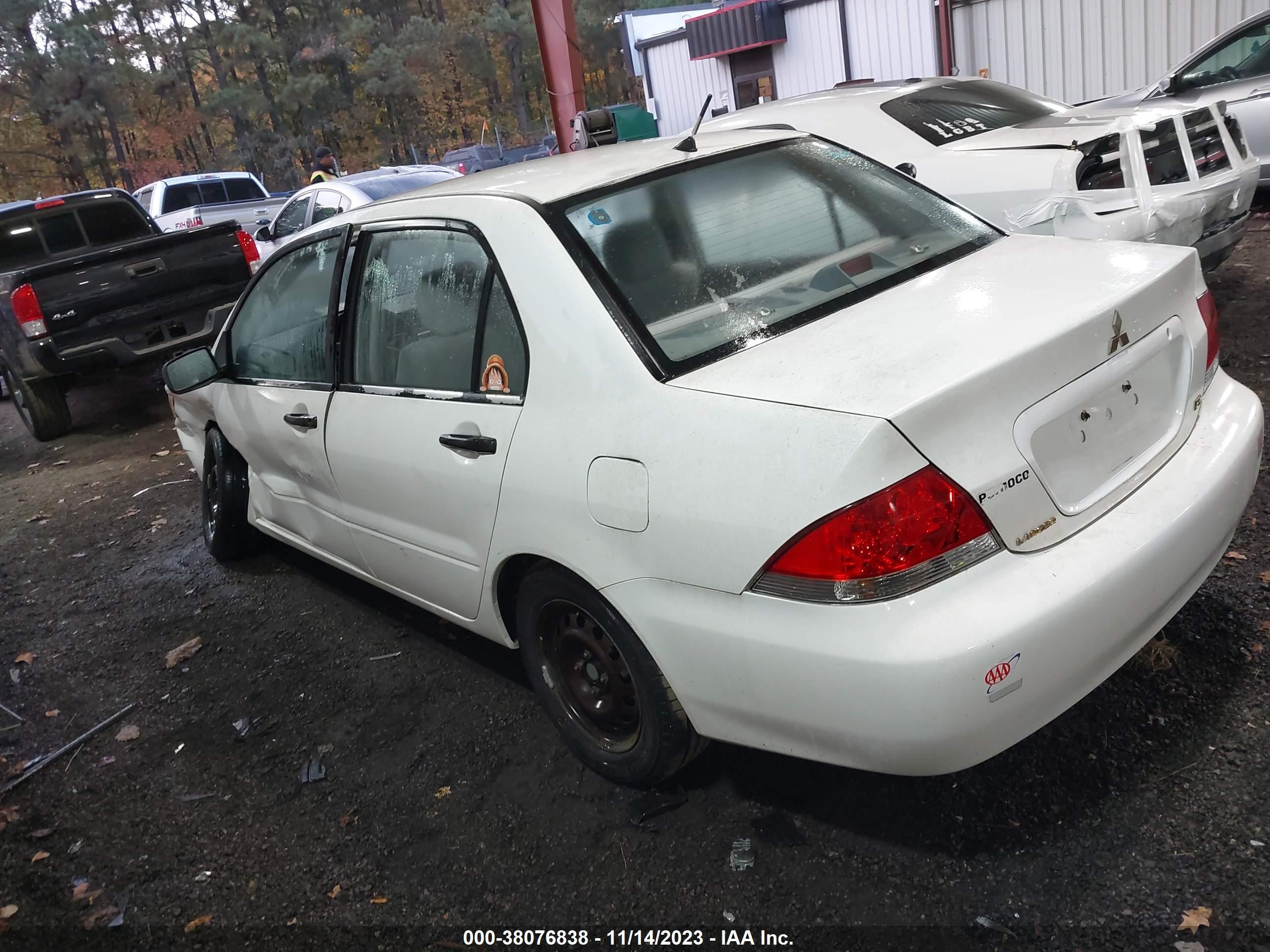 Photo 2 VIN: JA3AJ26E35U032357 - MITSUBISHI LANCER 