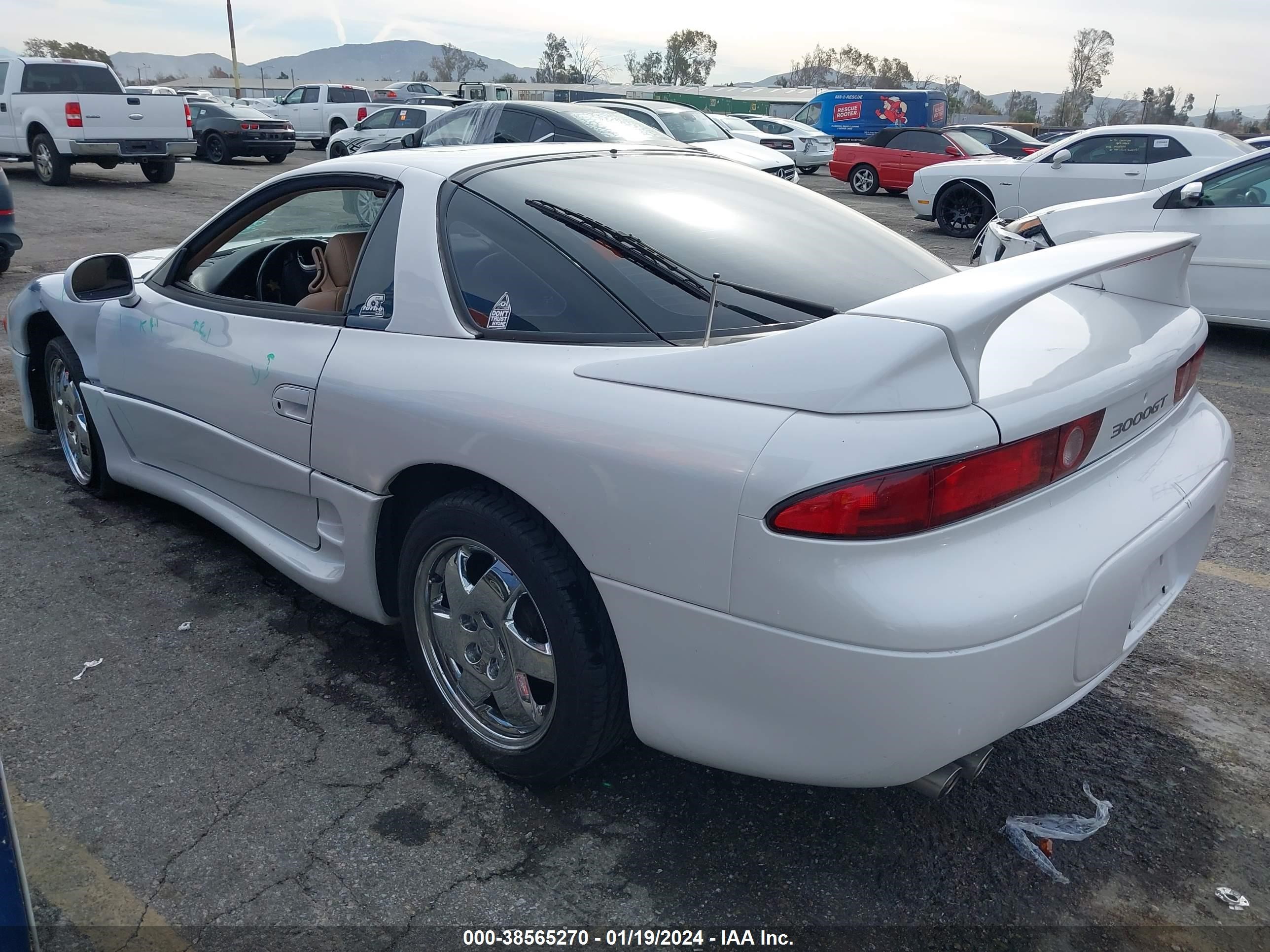 Photo 2 VIN: JA3AM84J8WY002677 - MITSUBISHI 3000 GT 