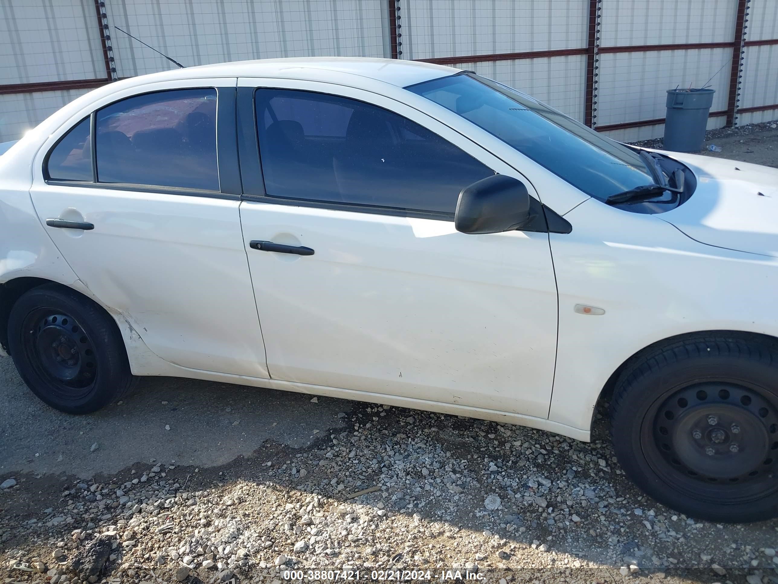 Photo 13 VIN: JA3AU16U09U003588 - MITSUBISHI LANCER 