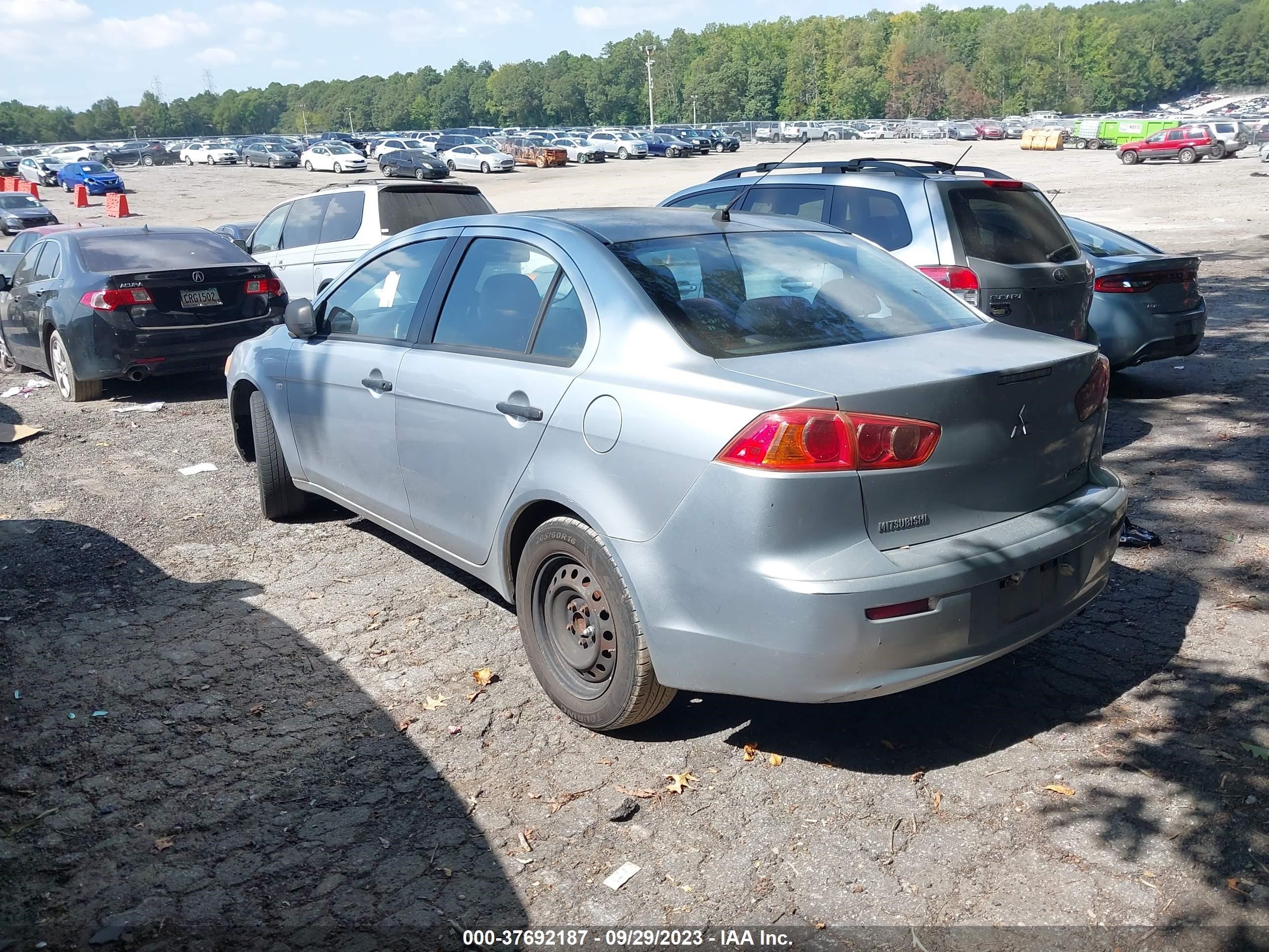 Photo 2 VIN: JA3AU16U28U035280 - MITSUBISHI LANCER 