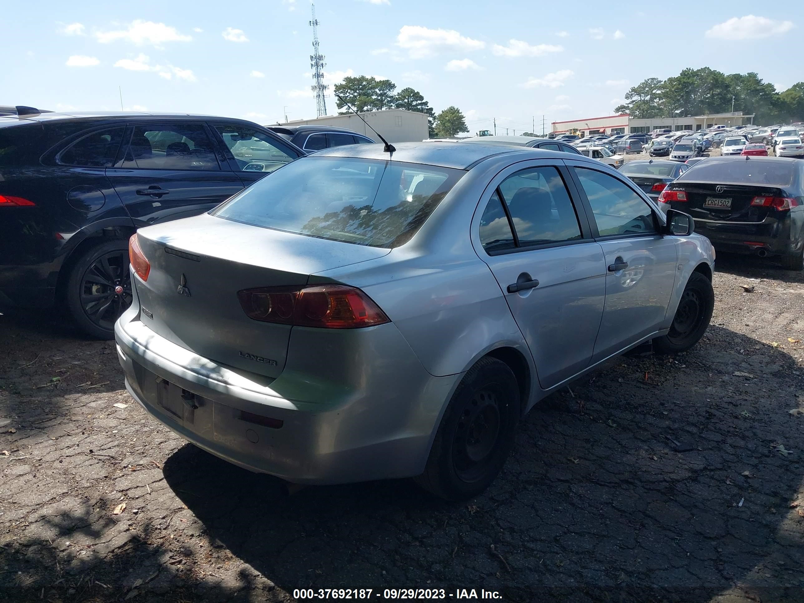 Photo 3 VIN: JA3AU16U28U035280 - MITSUBISHI LANCER 