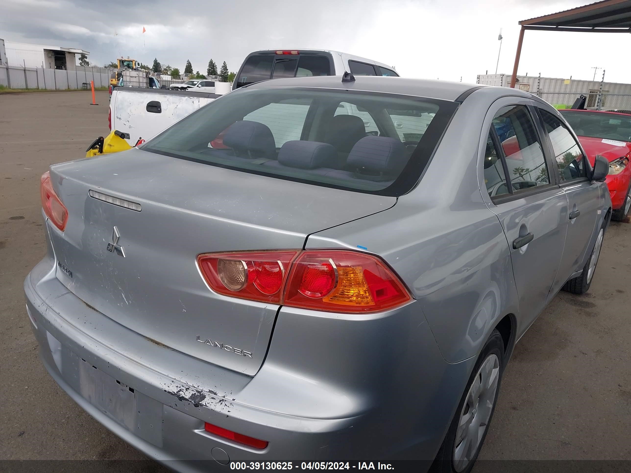 Photo 3 VIN: JA3AU16UX9U042401 - MITSUBISHI LANCER 