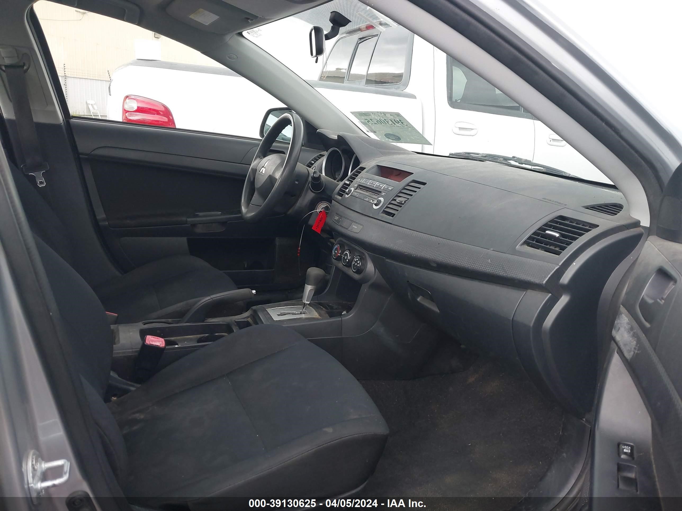 Photo 4 VIN: JA3AU16UX9U042401 - MITSUBISHI LANCER 