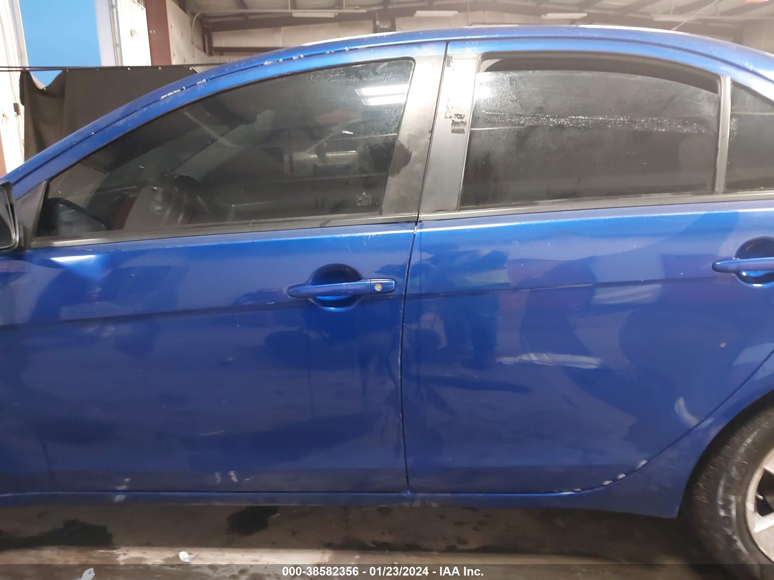 Photo 12 VIN: JA3AU26U28U025435 - MITSUBISHI LANCER 