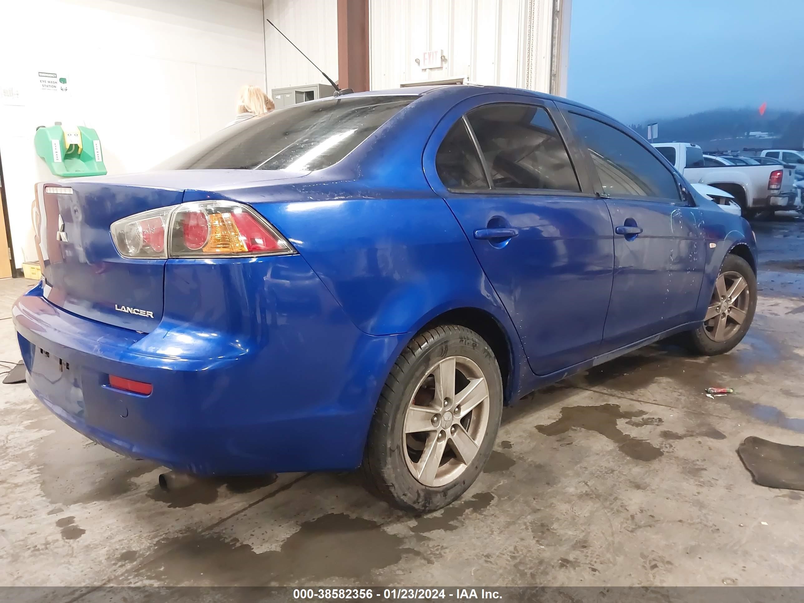 Photo 3 VIN: JA3AU26U28U025435 - MITSUBISHI LANCER 