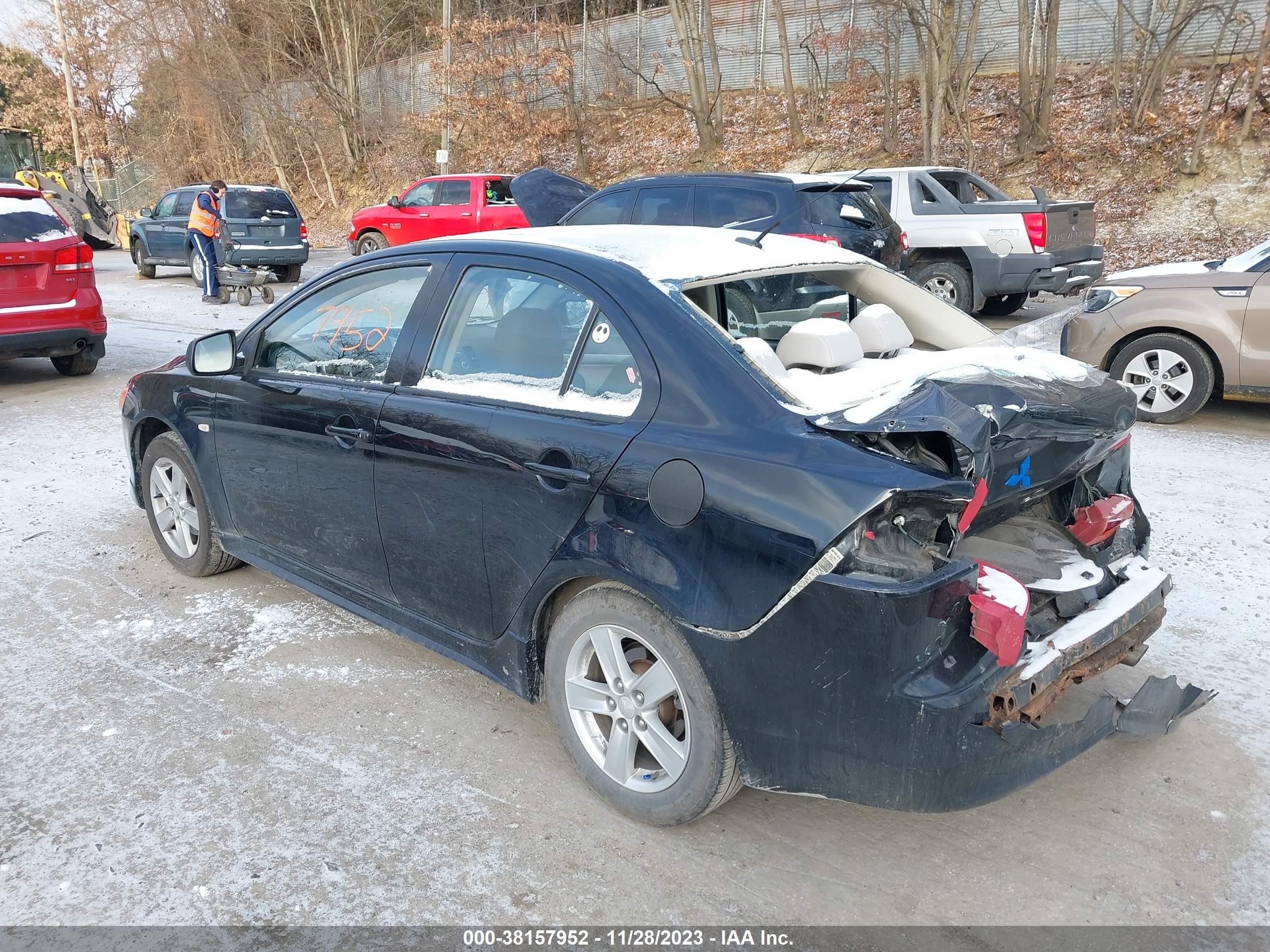 Photo 2 VIN: JA3AU26U39U037143 - MITSUBISHI LANCER 