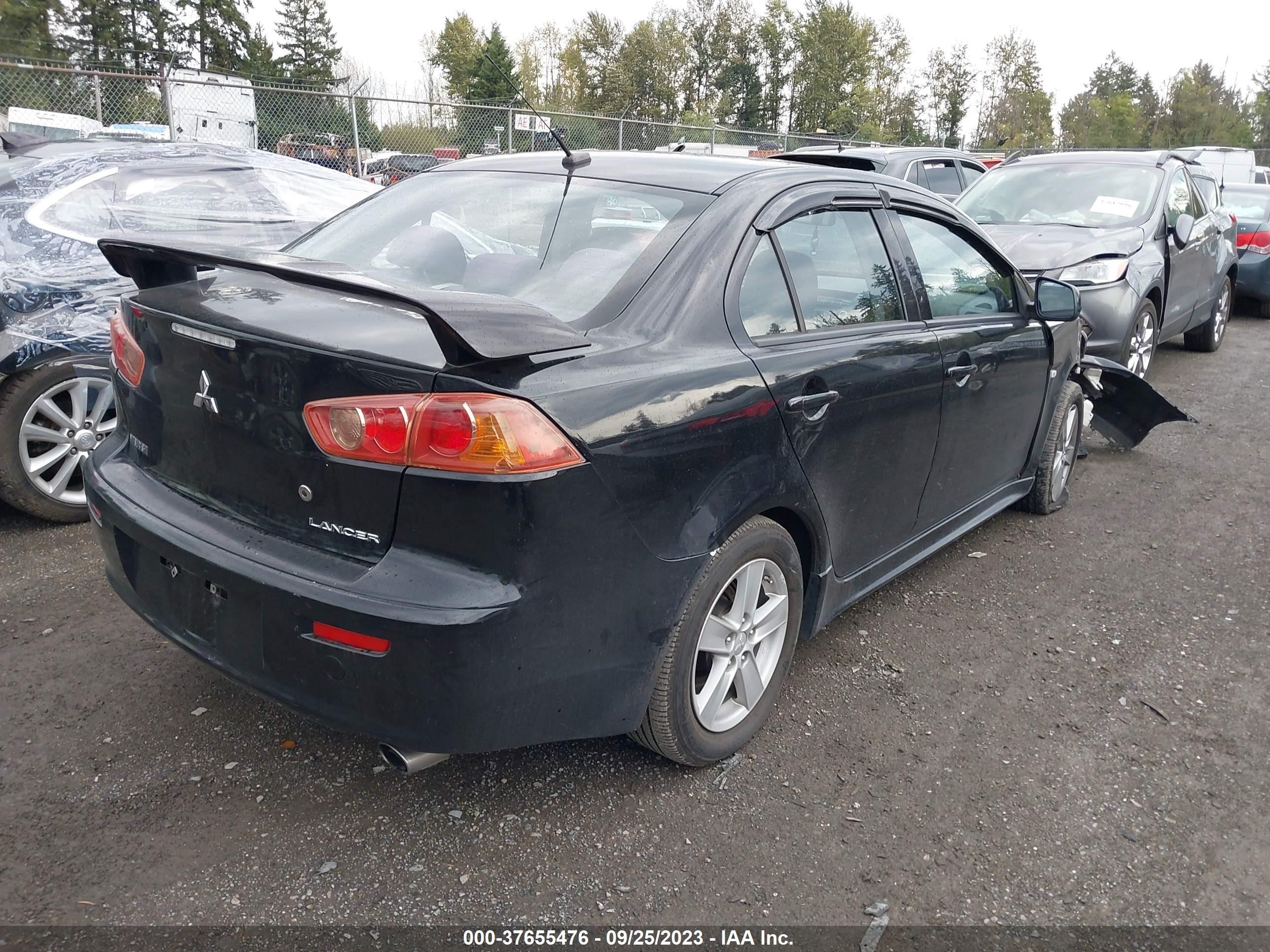 Photo 3 VIN: JA3AU26U89U003036 - MITSUBISHI LANCER 