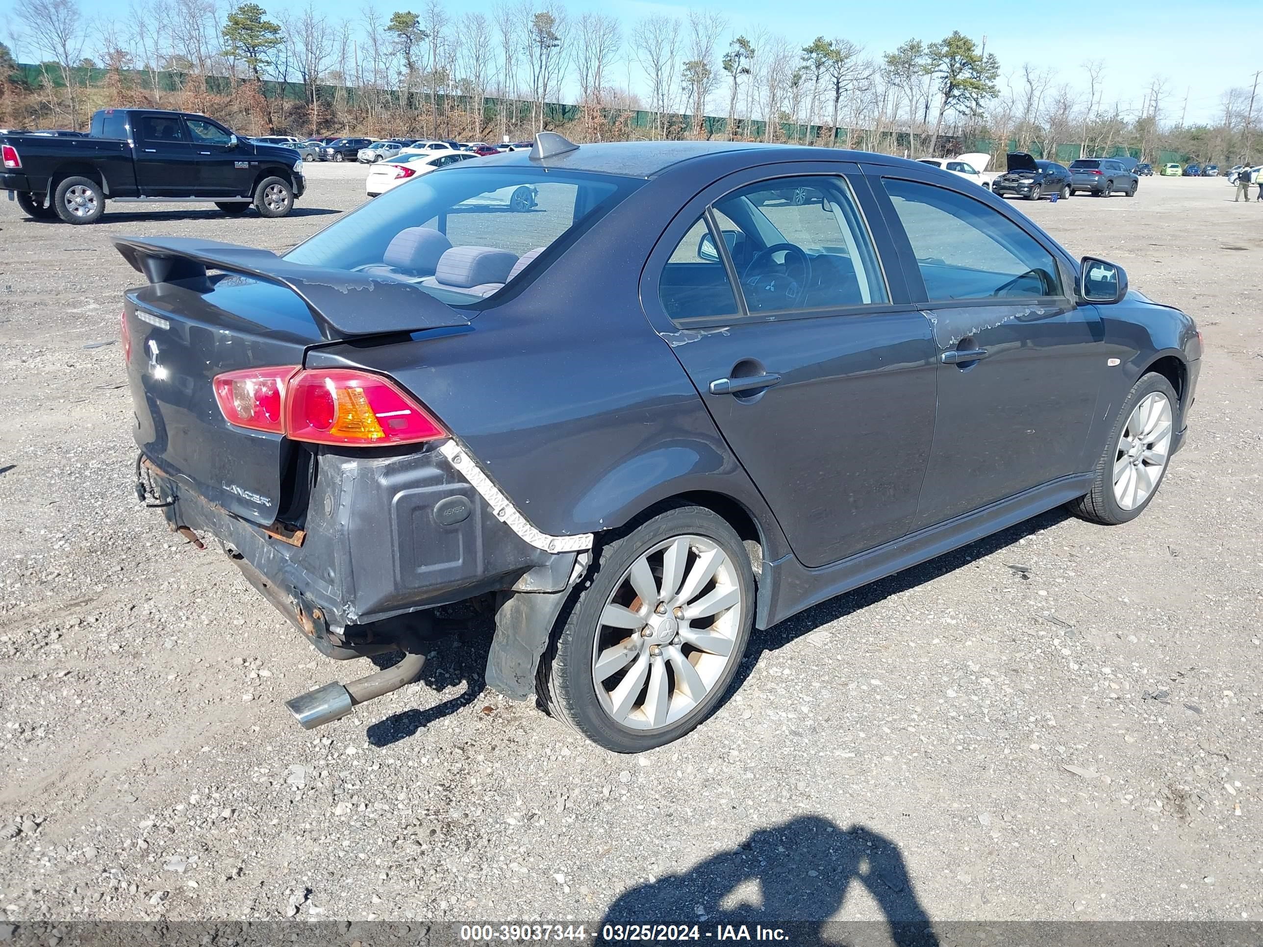 Photo 3 VIN: JA3AU86U38U023518 - MITSUBISHI LANCER 