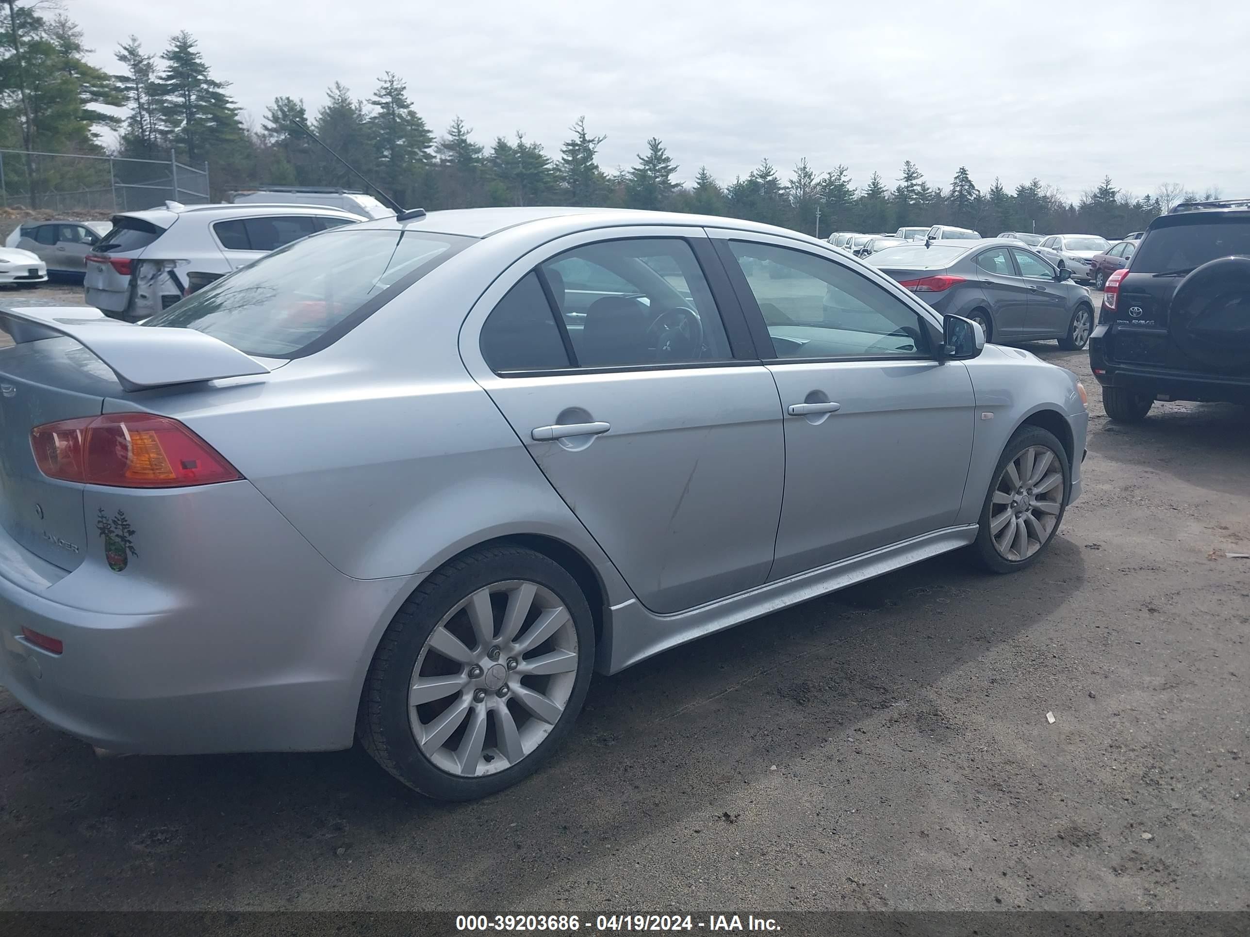 Photo 3 VIN: JA3AU86W49U035874 - MITSUBISHI LANCER 