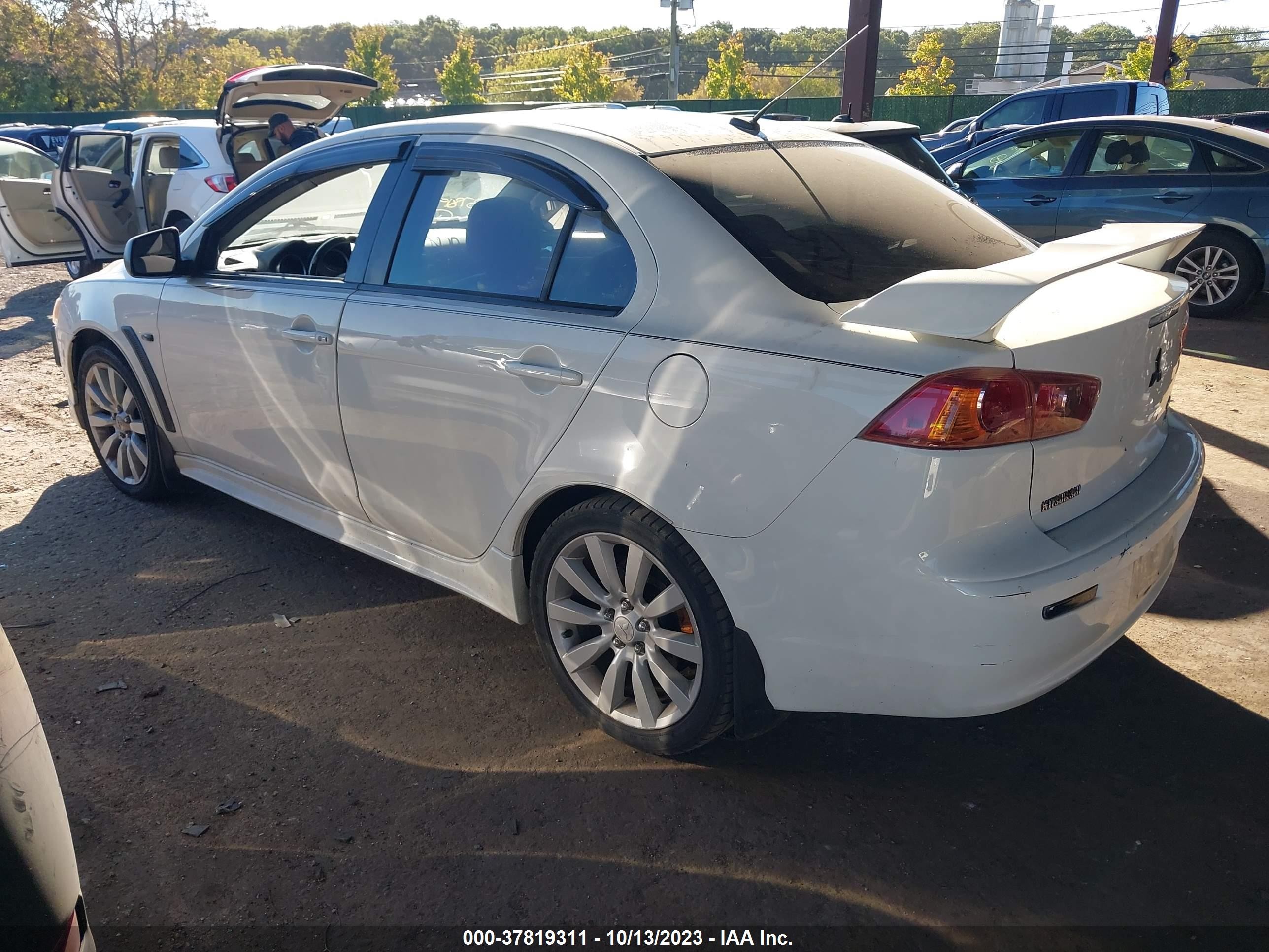 Photo 2 VIN: JA3AU86WX9U022465 - MITSUBISHI LANCER 