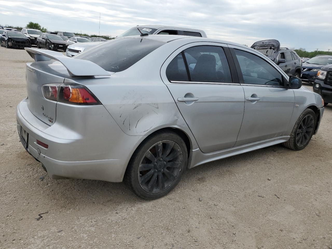 Photo 2 VIN: JA3AV66V29U030925 - MITSUBISHI LANCER 