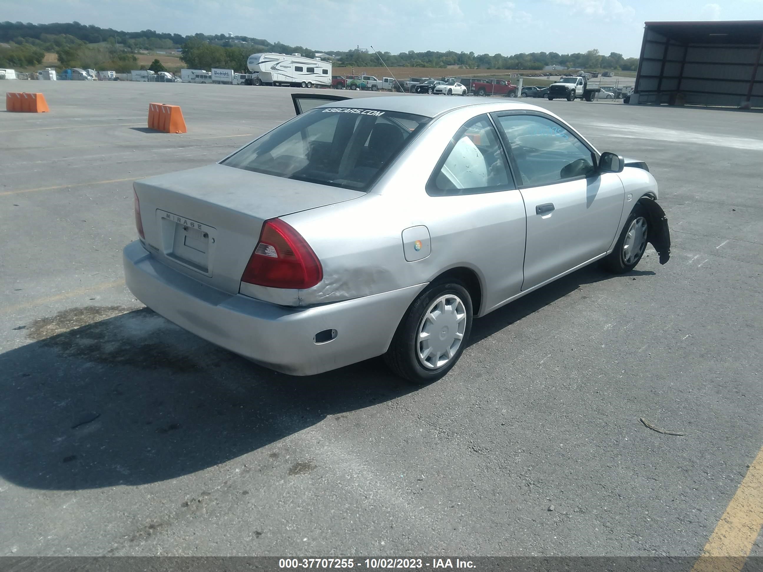 Photo 3 VIN: JA3AY11AX2U015271 - MITSUBISHI MIRAGE 