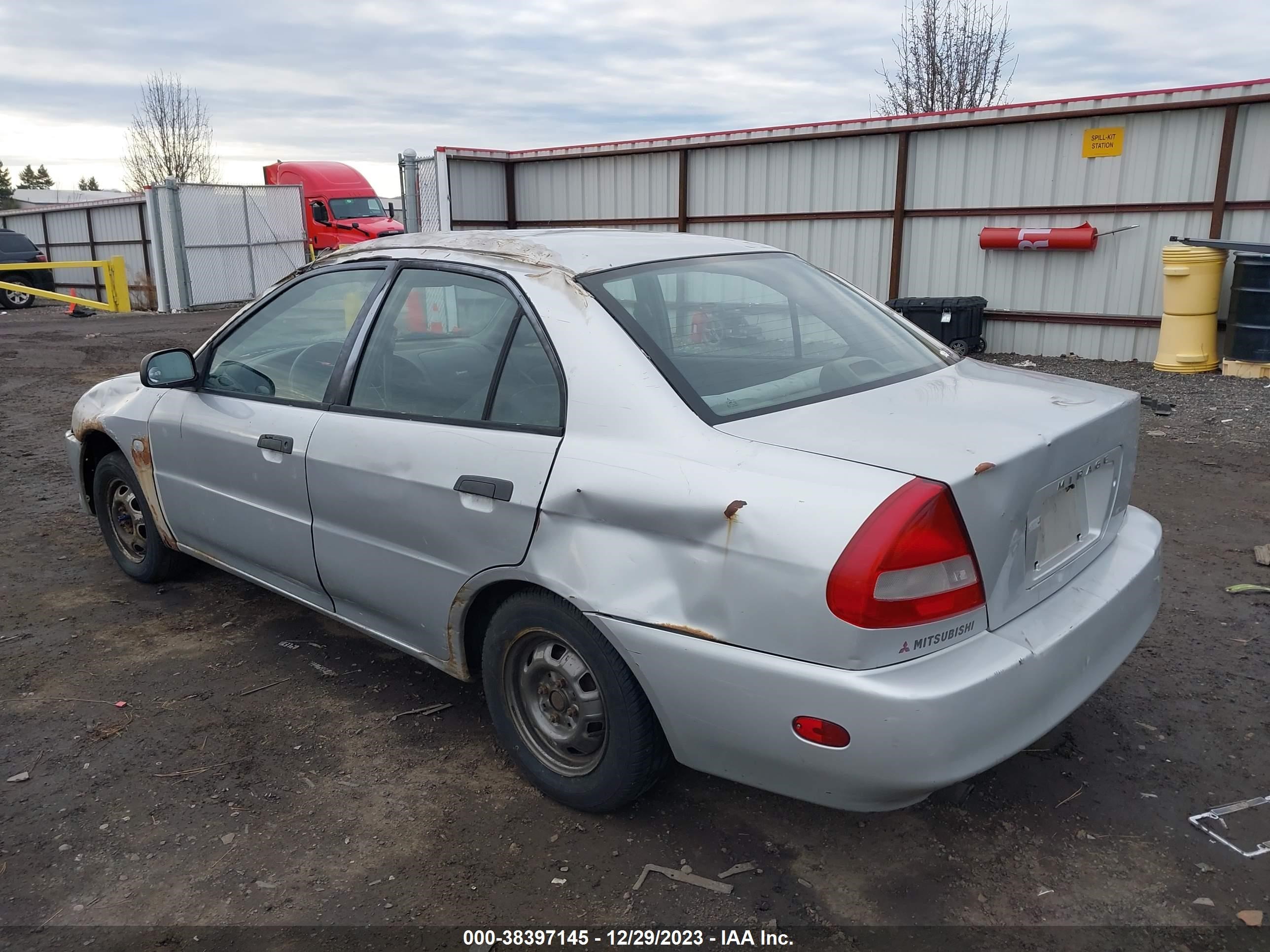 Photo 2 VIN: JA3AY26A4WU015786 - MITSUBISHI MIRAGE 