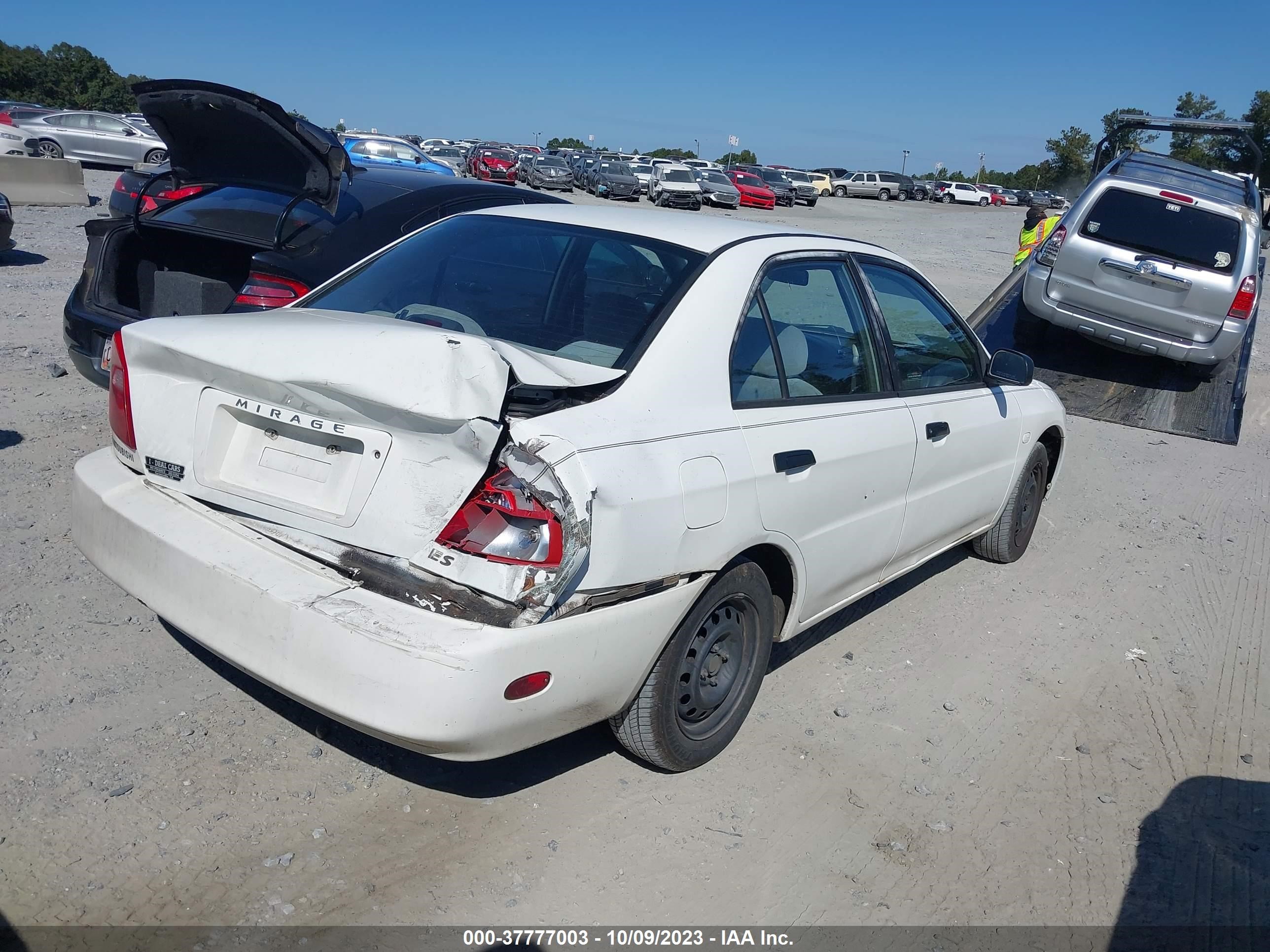 Photo 3 VIN: JA3AY26C51U027438 - MITSUBISHI MIRAGE 