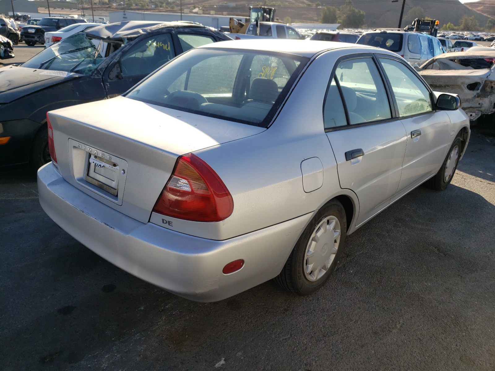 Photo 3 VIN: JA3AY26C6YU053718 - MITSUBISHI MIRAGE DE 