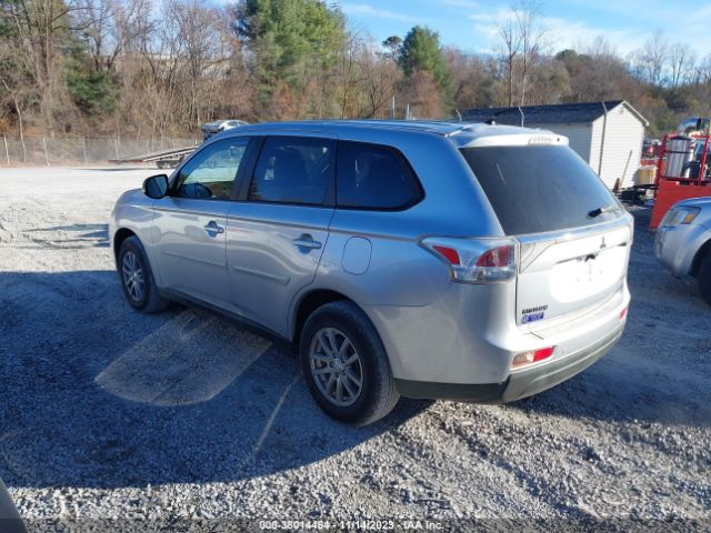 Photo 2 VIN: JA4AD2A30EZ010070 - MITSUBISHI OUTLANDER 