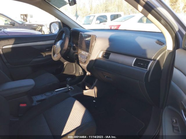 Photo 4 VIN: JA4AD2A30EZ010070 - MITSUBISHI OUTLANDER 