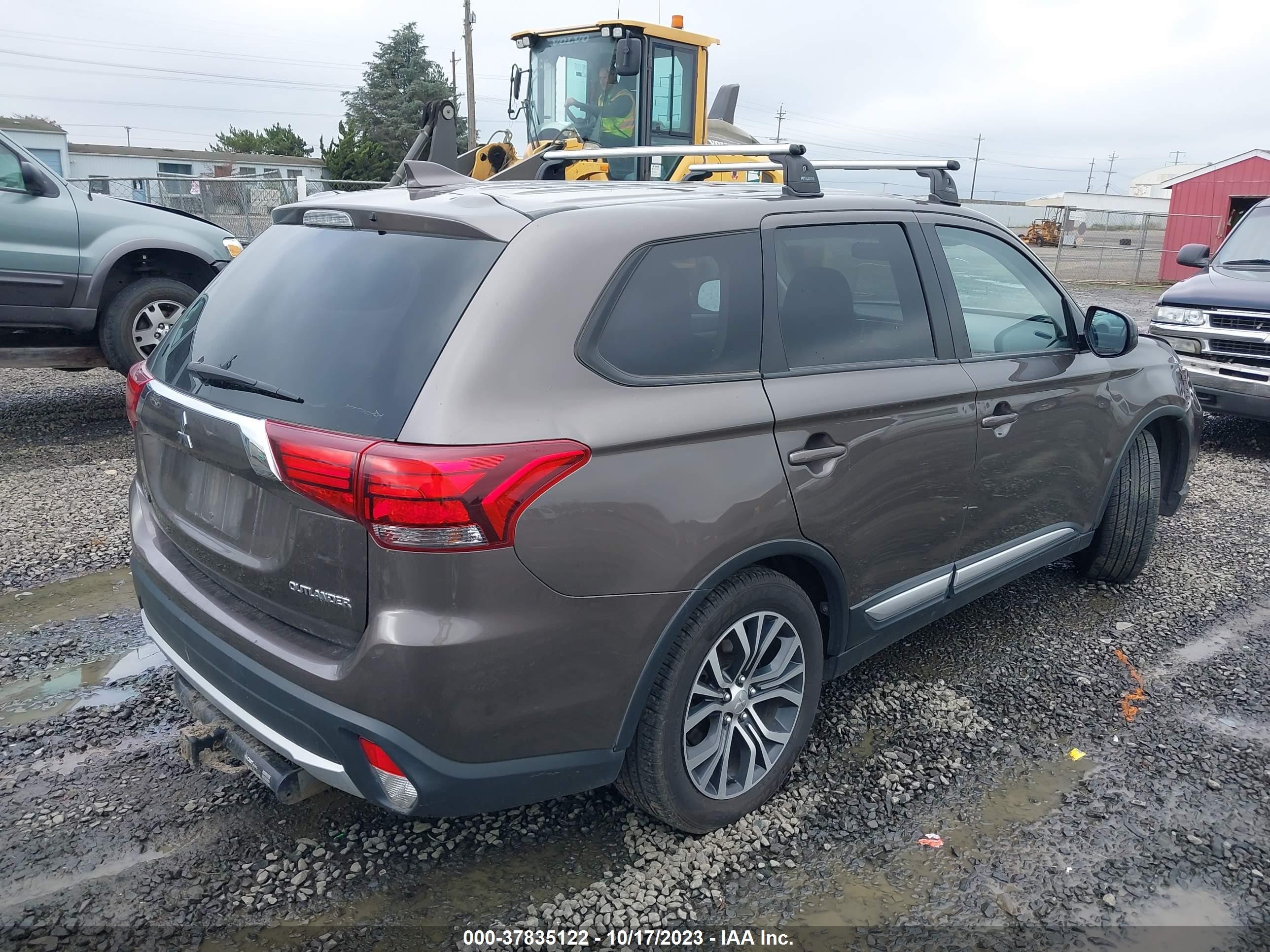 Photo 3 VIN: JA4AD2A30HZ070743 - MITSUBISHI OUTLANDER 