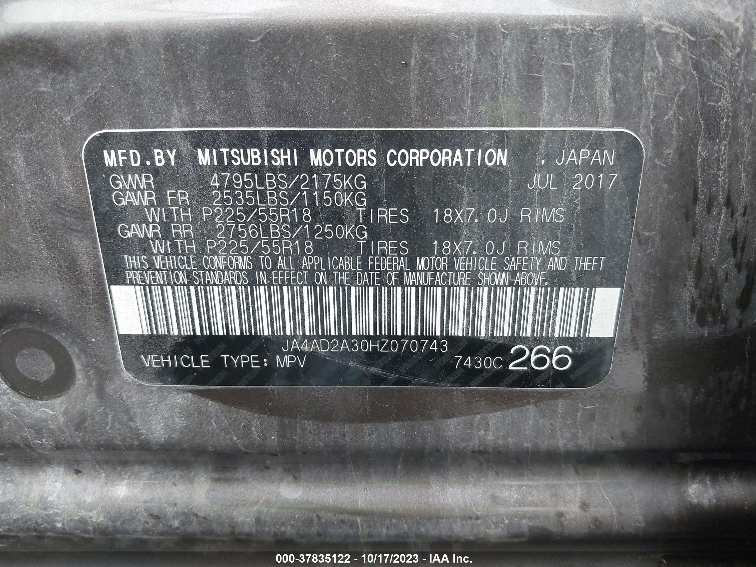 Photo 8 VIN: JA4AD2A30HZ070743 - MITSUBISHI OUTLANDER 