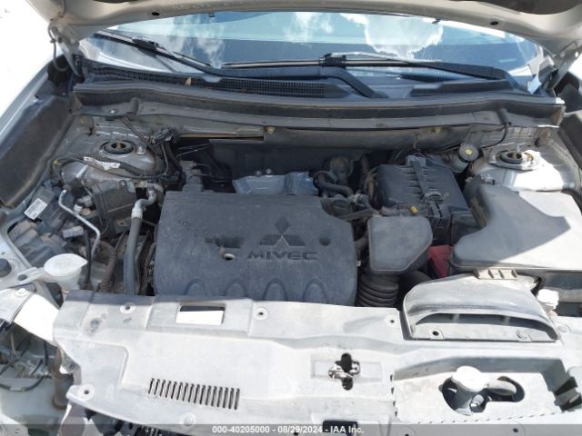 Photo 9 VIN: JA4AD2A30JZ053219 - MITSUBISHI OUTLANDER 