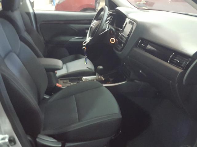 Photo 4 VIN: JA4AD2A30KZ025583 - MITSUBISHI OUTLANDER 