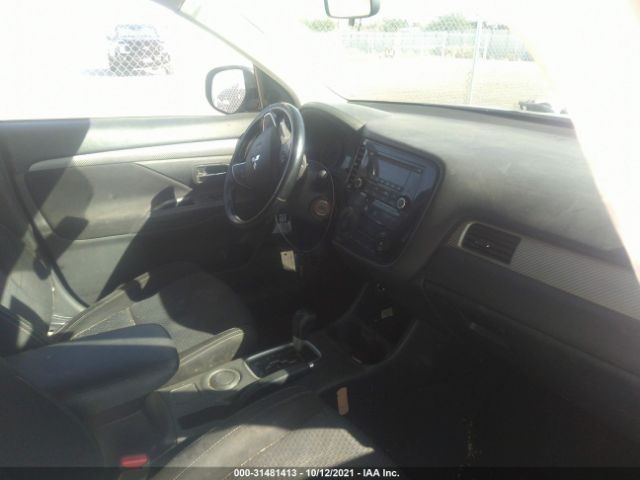 Photo 4 VIN: JA4AD2A31GZ008363 - MITSUBISHI OUTLANDER 