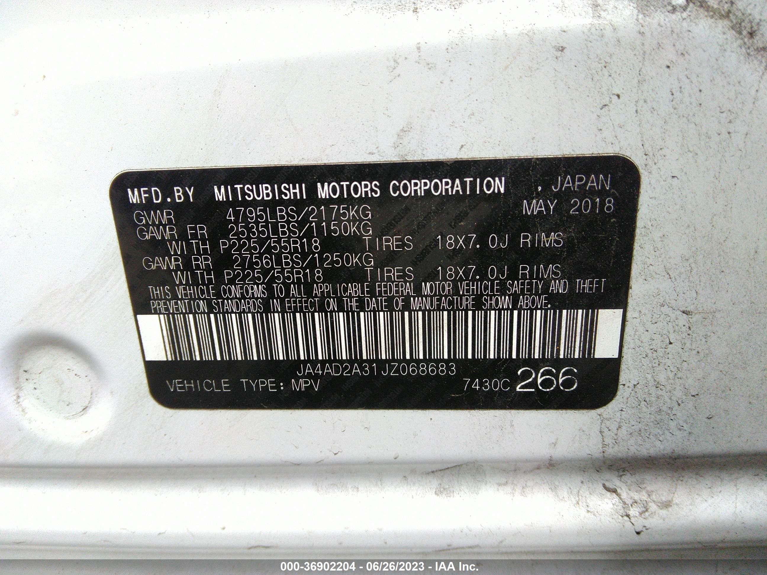 Photo 8 VIN: JA4AD2A31JZ068683 - MITSUBISHI OUTLANDER 