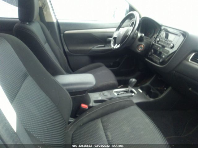 Photo 4 VIN: JA4AD2A32GZ008145 - MITSUBISHI OUTLANDER 