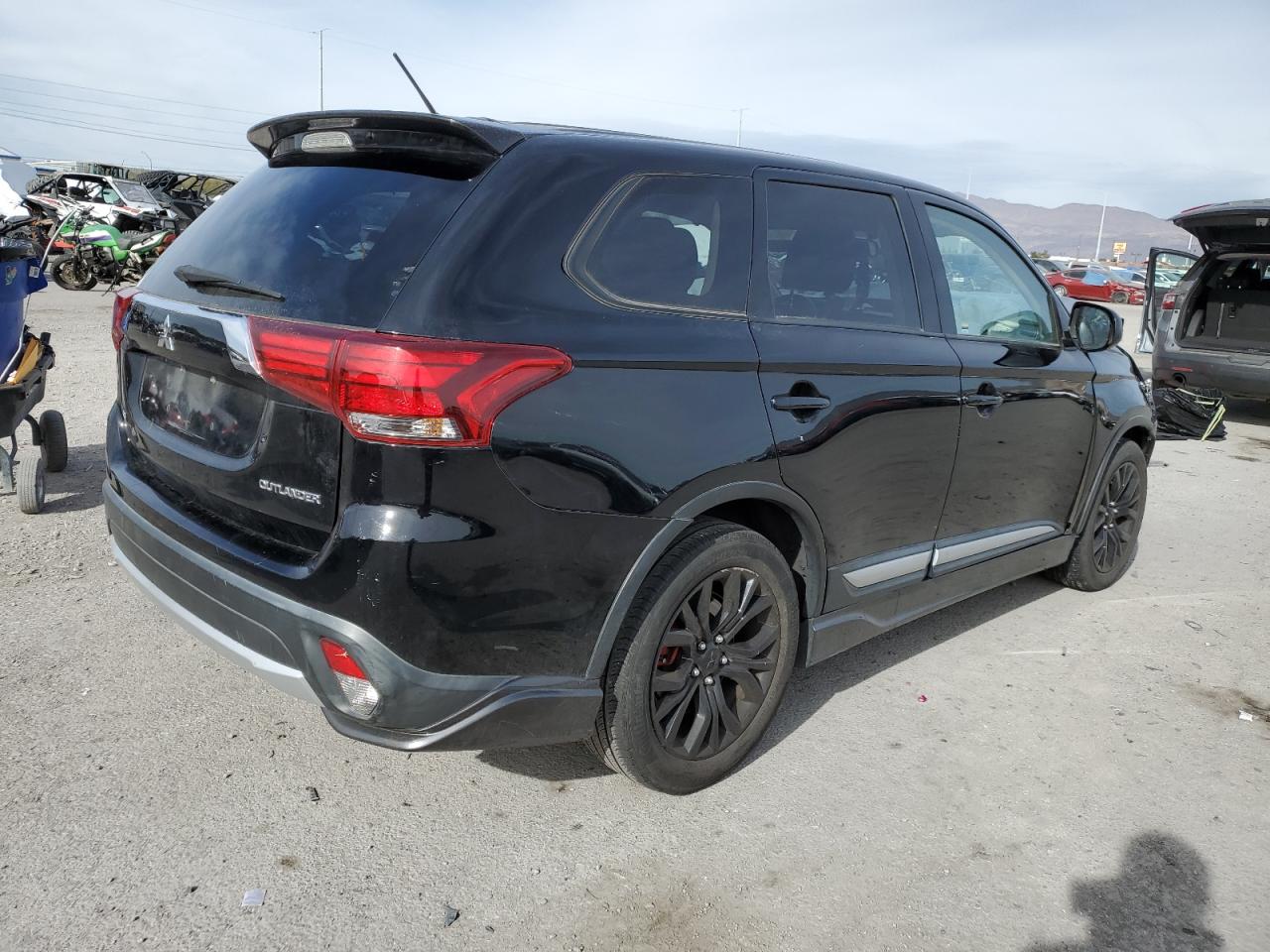 Photo 2 VIN: JA4AD2A32GZ022336 - MITSUBISHI OUTLANDER 