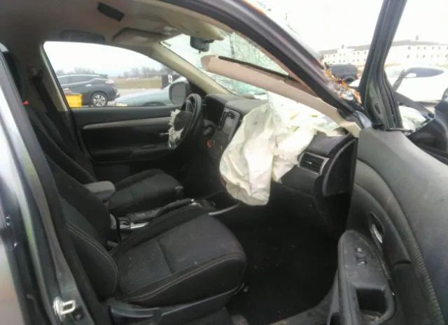 Photo 4 VIN: JA4AD2A32HZ008681 - MITSUBISHI OUTLANDER 