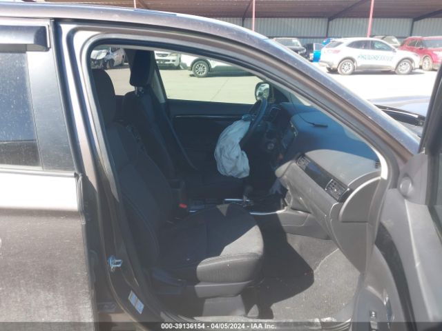 Photo 4 VIN: JA4AD2A32KZ007425 - MITSUBISHI OUTLANDER 