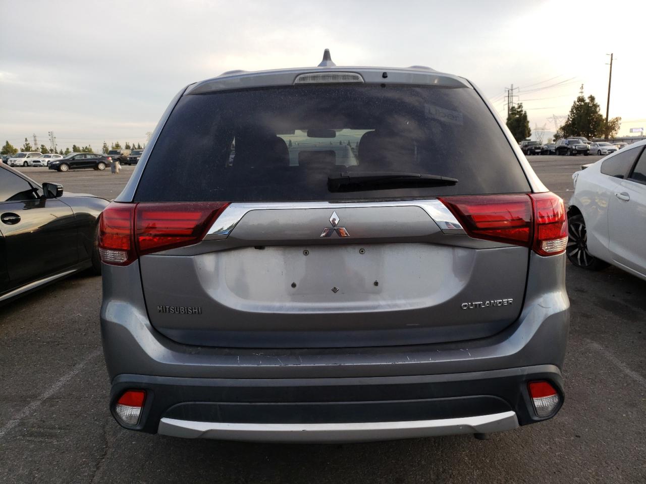 Photo 5 VIN: JA4AD2A33HZ030348 - MITSUBISHI OUTLANDER 