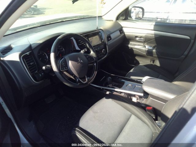 Photo 4 VIN: JA4AD2A33HZ055282 - MITSUBISHI OUTLANDER 