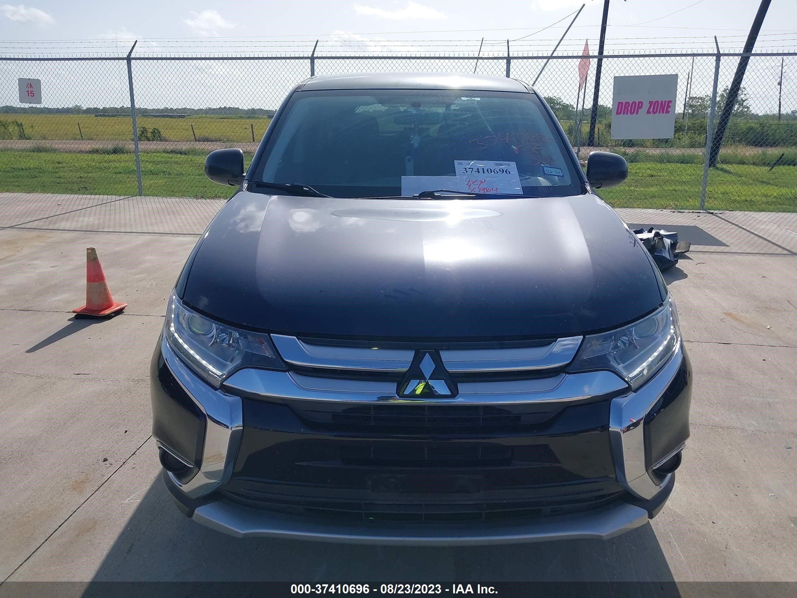 Photo 12 VIN: JA4AD2A33JZ001633 - MITSUBISHI OUTLANDER 