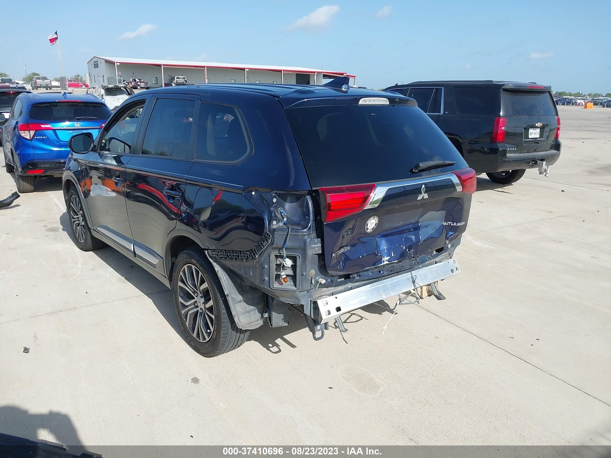 Photo 5 VIN: JA4AD2A33JZ001633 - MITSUBISHI OUTLANDER 