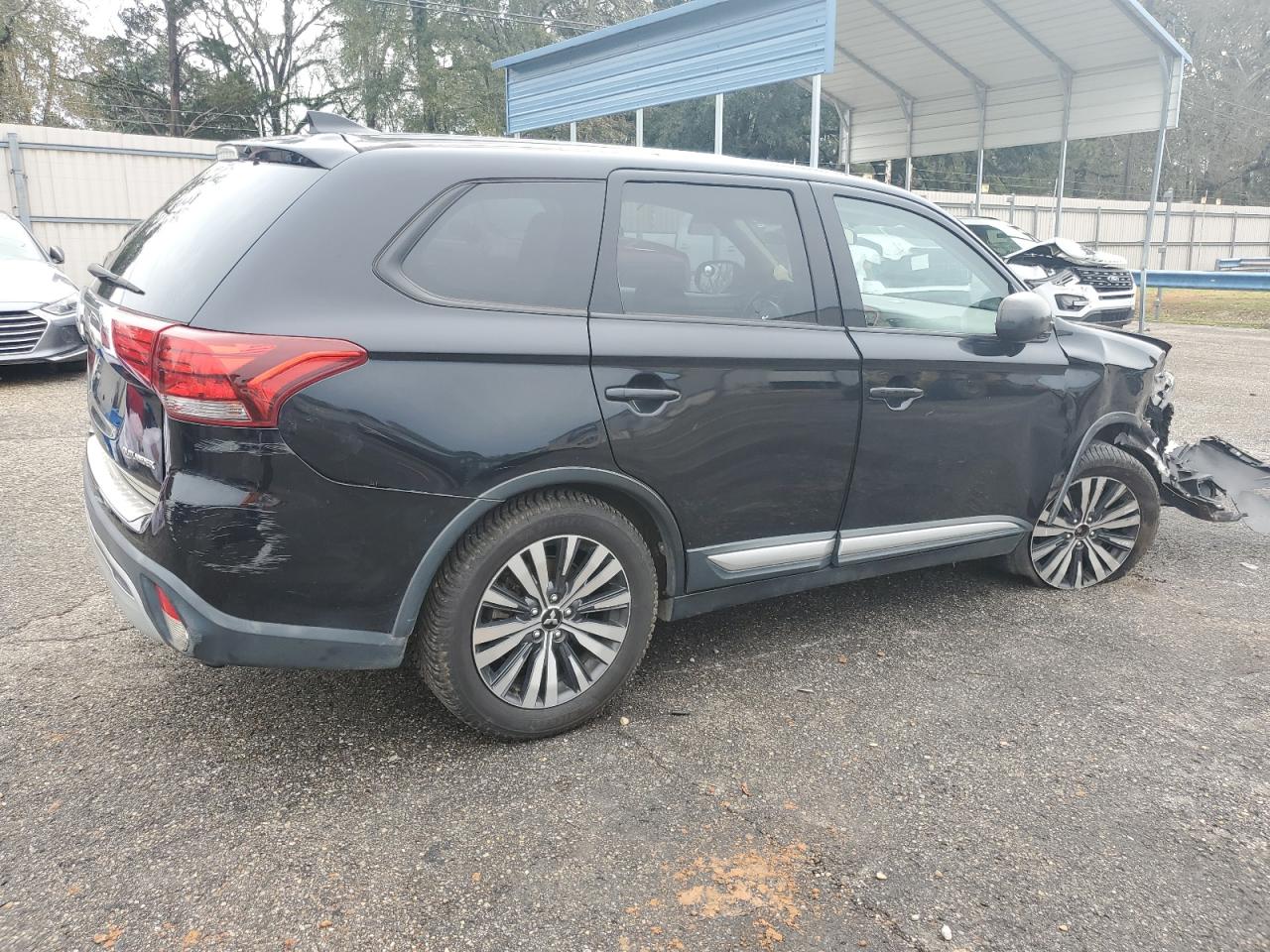 Photo 2 VIN: JA4AD2A33KZ015873 - MITSUBISHI OUTLANDER 